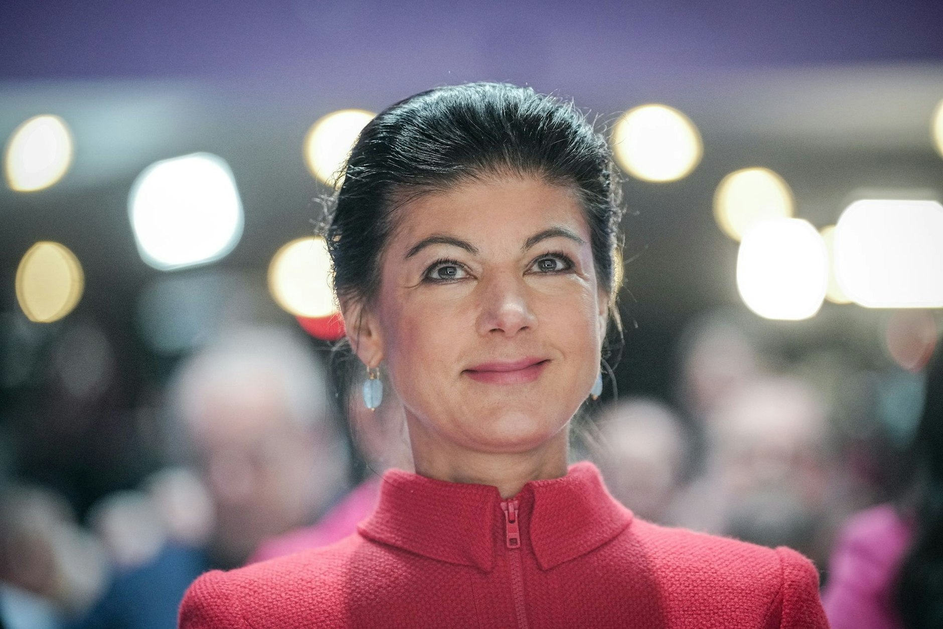 «Ihr habt das toll gemacht heute, das ist wirklich richtig fantastisch gelaufen», sagt Sahra Wagenknecht ihren Parteimitgliedern nach dem ersten Parteitag.  