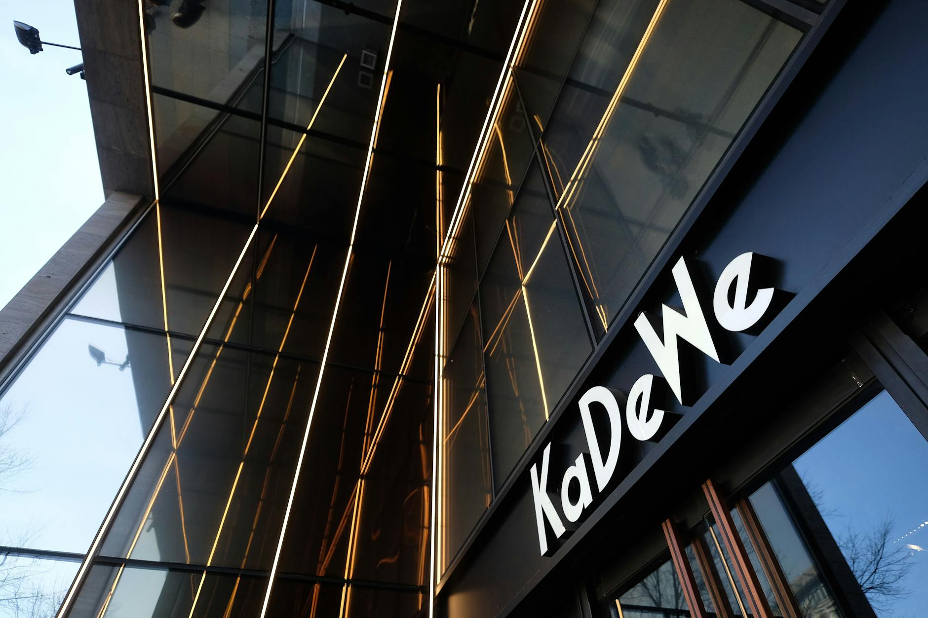 Die KaDeWe-Gruppe hat Insolvenz angemeldet. Das Kaufhaus hatte bereits gestern geschlossen.