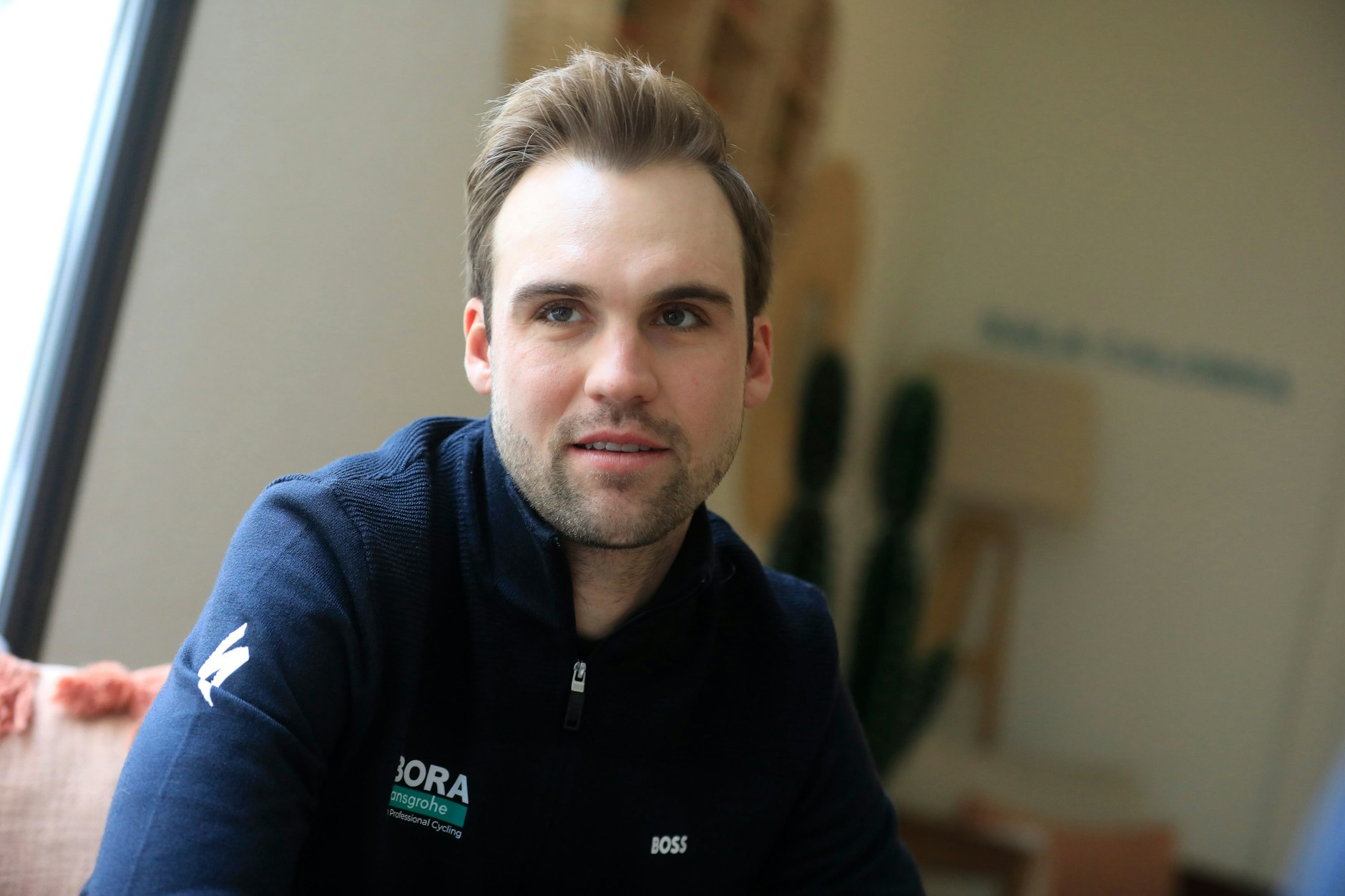 Der Berliner&nbsp; Maximilian Schachmann startet am Dienstag nach zwei Seuchenjahren in die Saison.