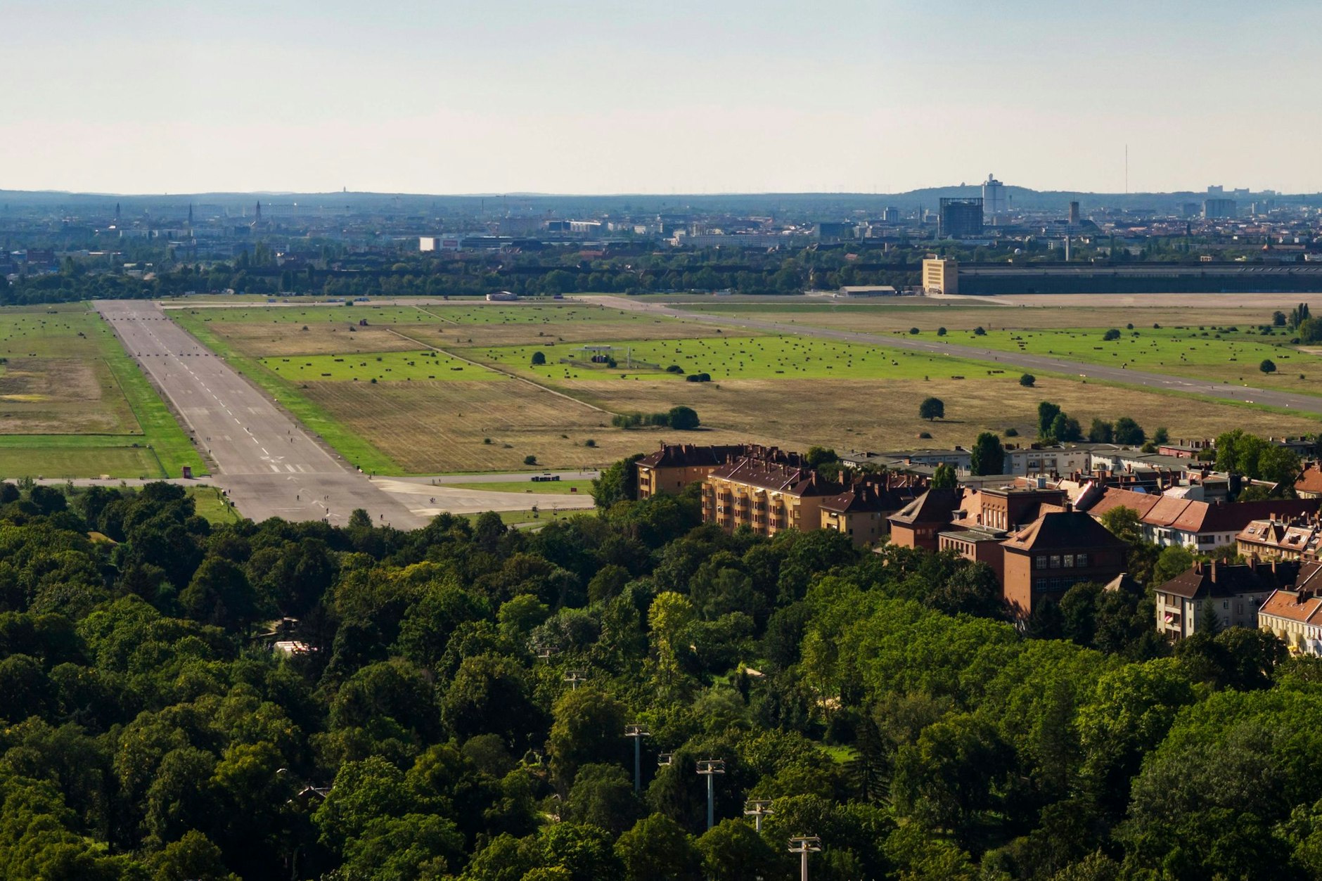 Das Tempelhofer Feld in Berlin soll einen neuen Volksentscheid bekommen.