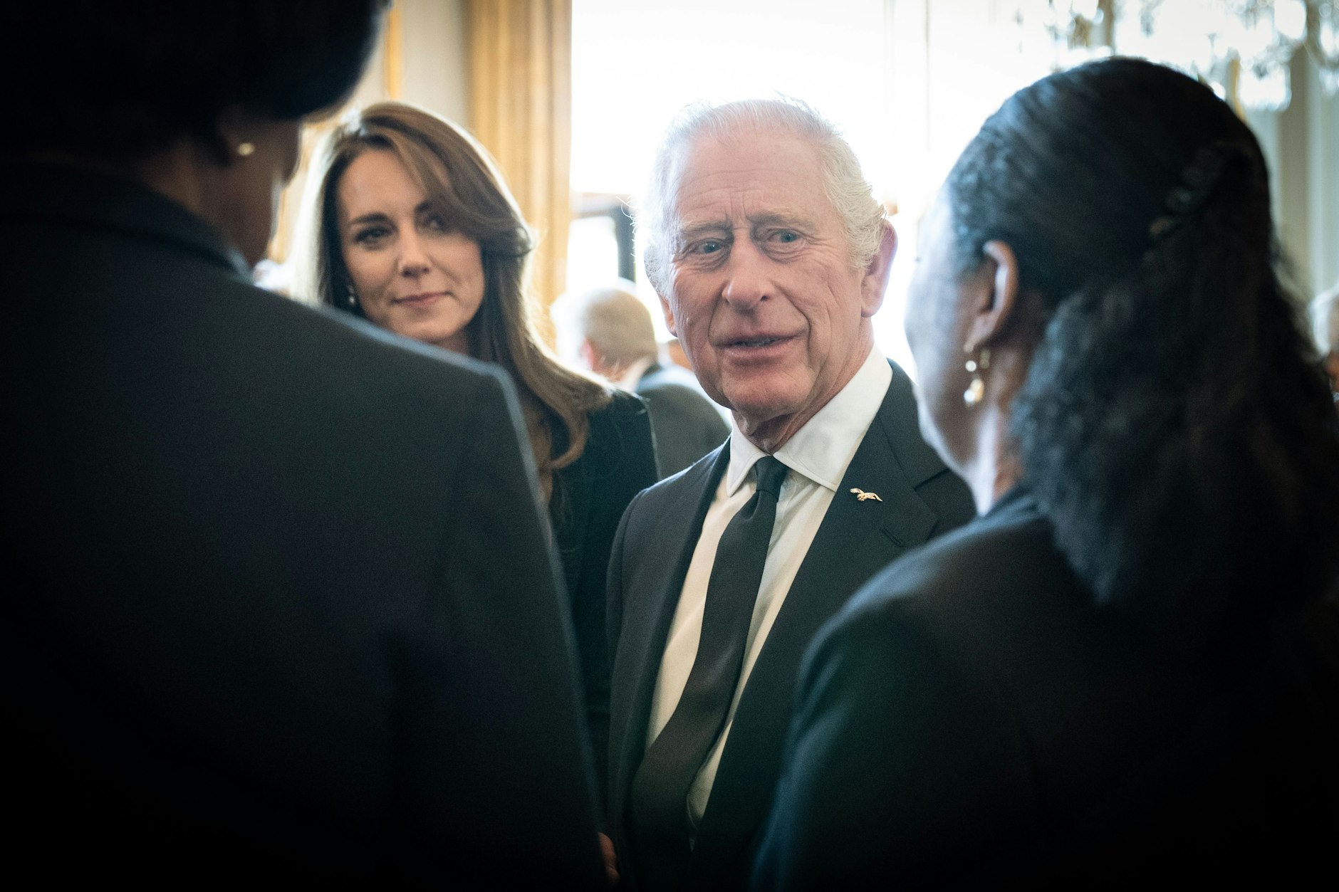 König Charles III. und die Prinzessin von Wales, Kate, hier bei einem Mittagessen für die Generalgouverneure der Commonwealth-Staaten im Buckingham-Palast.