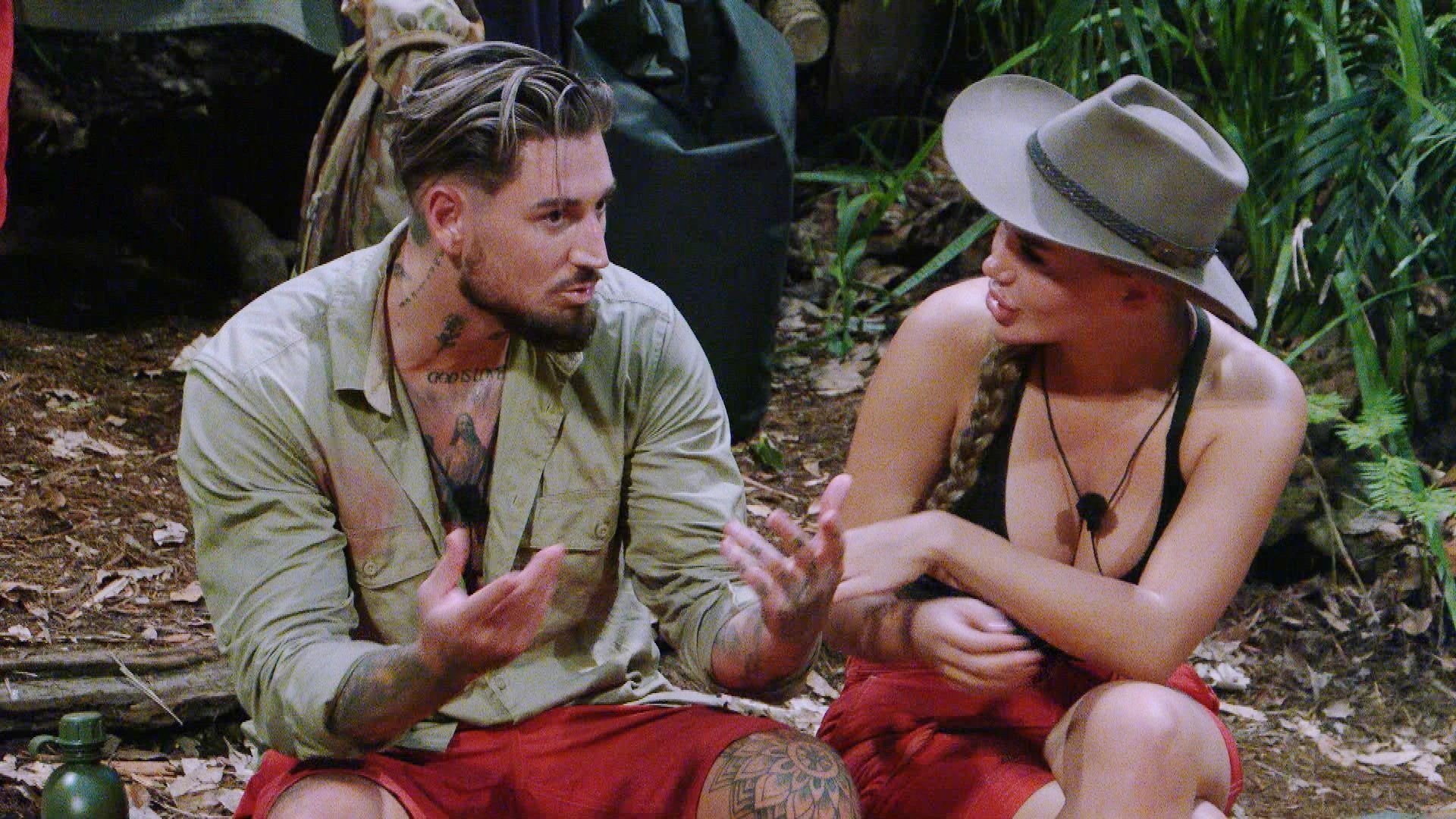 Die Diskussionen zwischen Mike Heiter und Kim Virginia im Dschungelcamp hören nicht auf.