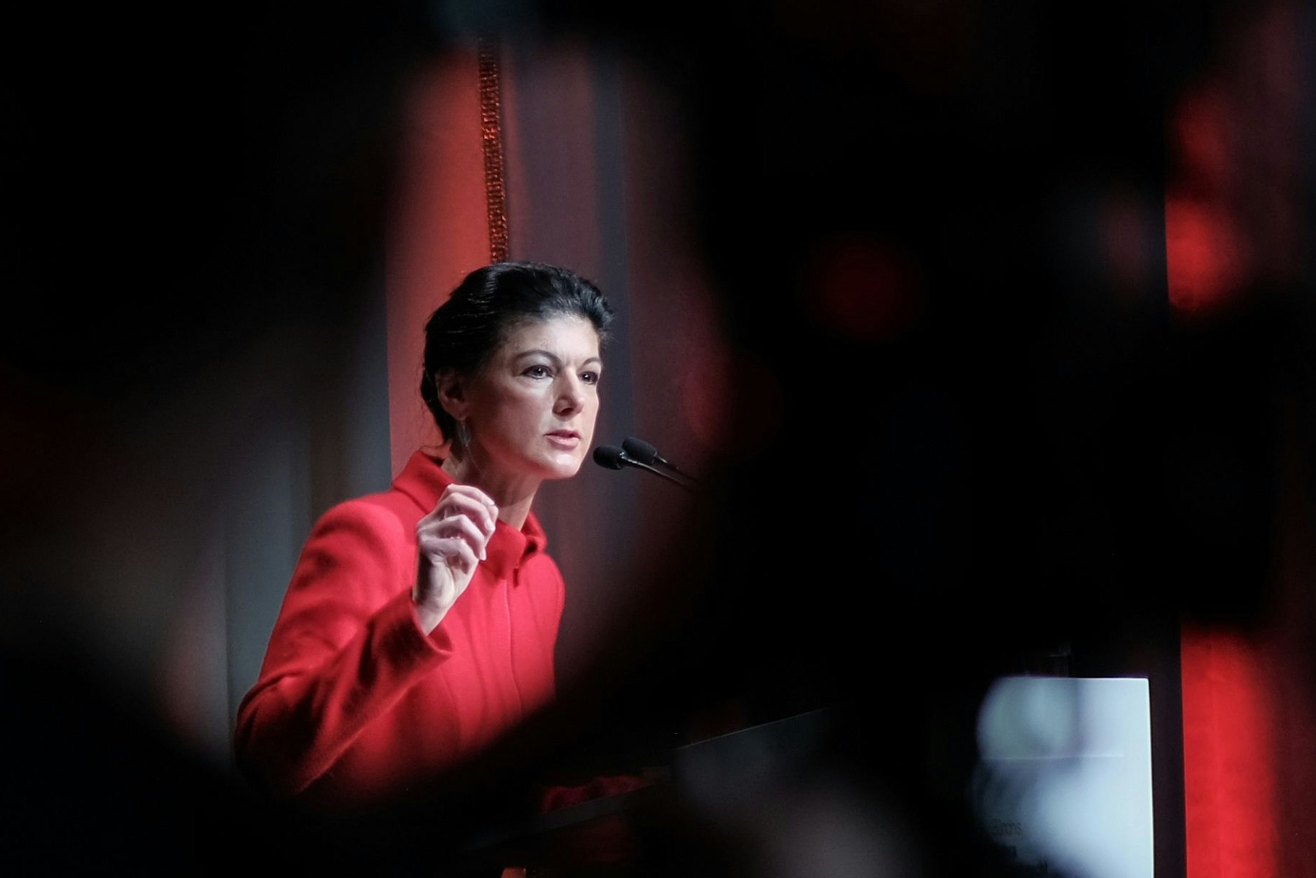 Das „neue Wettrüsten“ verschlinge Milliarden Euro, sagt Wagenknecht. Doch was folgt daraus für Landesregierungen?