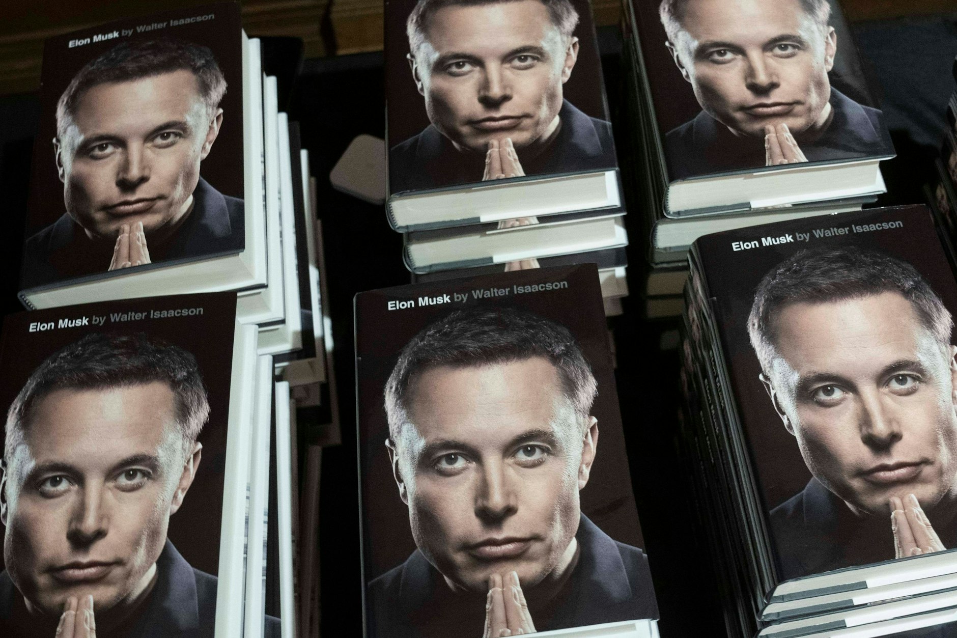 Superreich: Cover der Biografie über Elon Musk, geschrieben vom Journalisten Walter Isaacson
