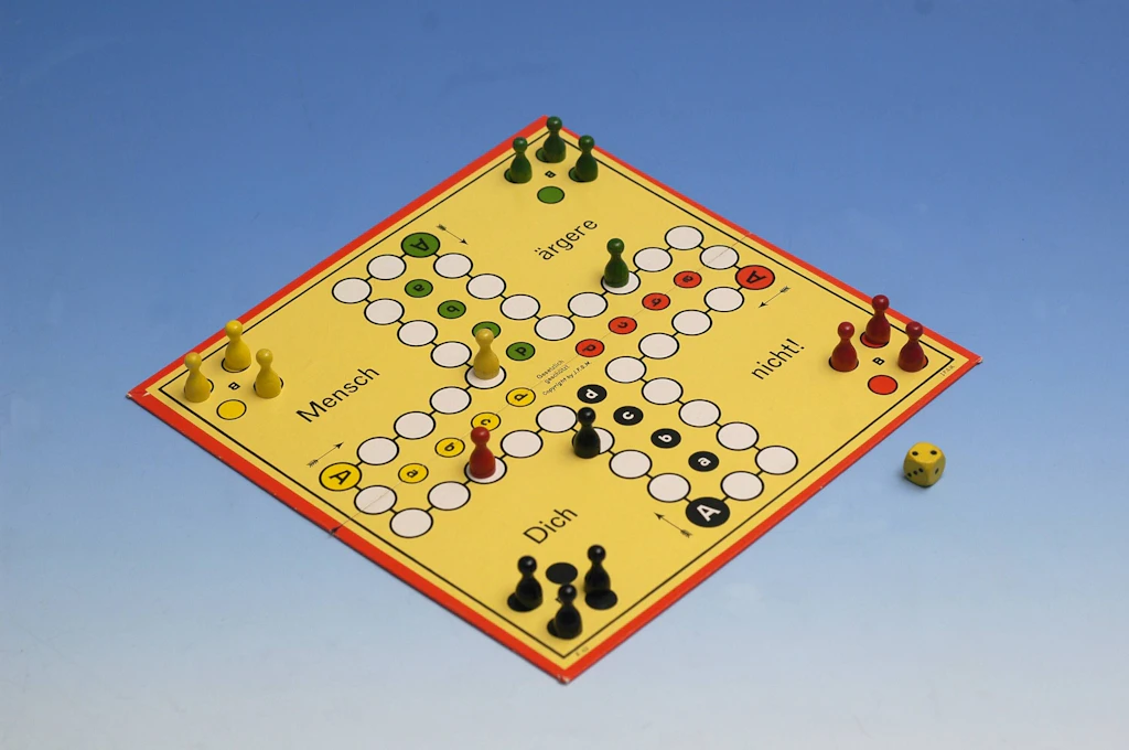„Mensch ärgere dich nicht“: Das Spiel, das seit 110 Jahren Spieler auf die Palme bringt