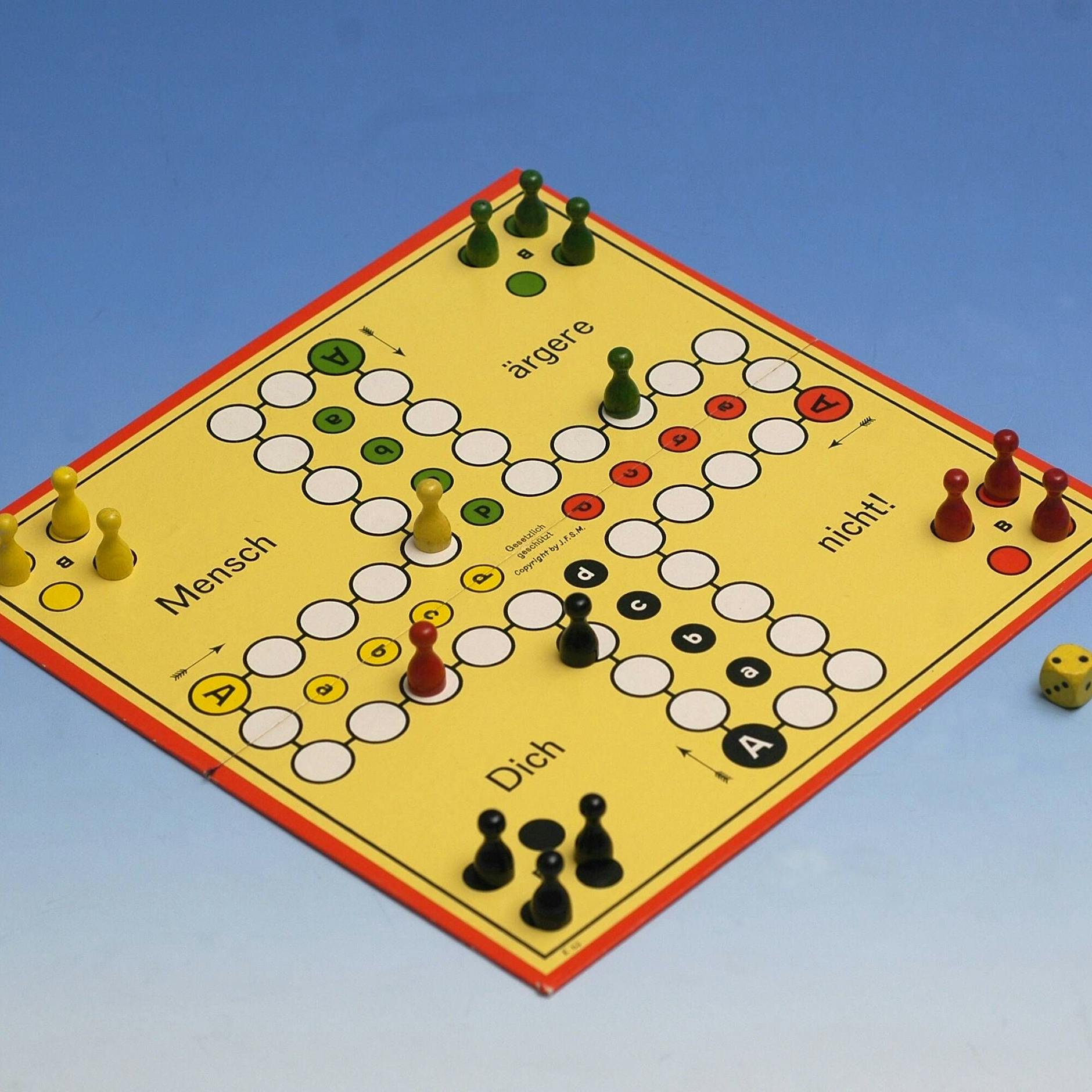 „Mensch ärgere dich nicht“: Das Spiel, das seit 110 Jahren Spieler auf die Palme bringt