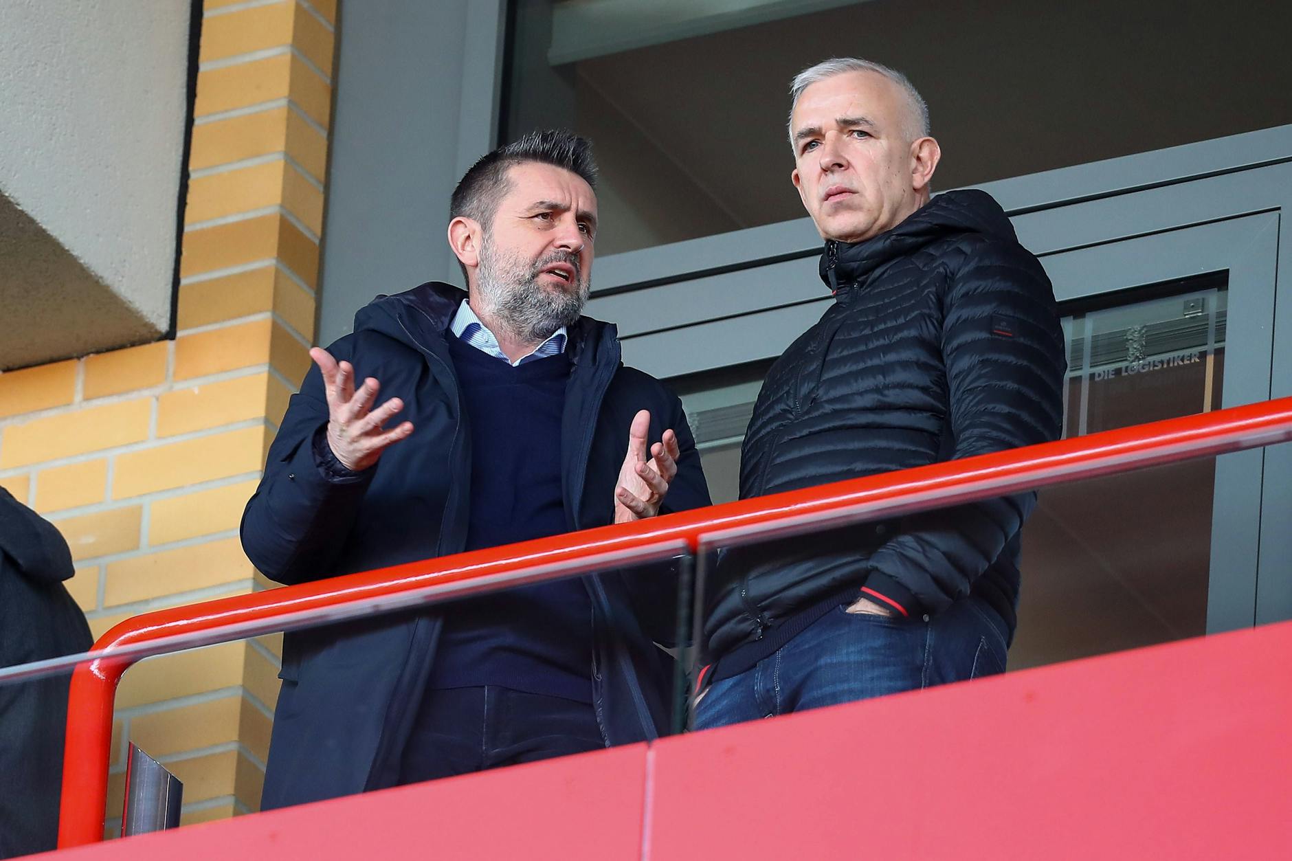 Haben derzeit mehr zu besprechen, als ihnen lieb ist: Union-Trainer Nenad Bjelica (52) und Präsident Dirk Zingler (59)