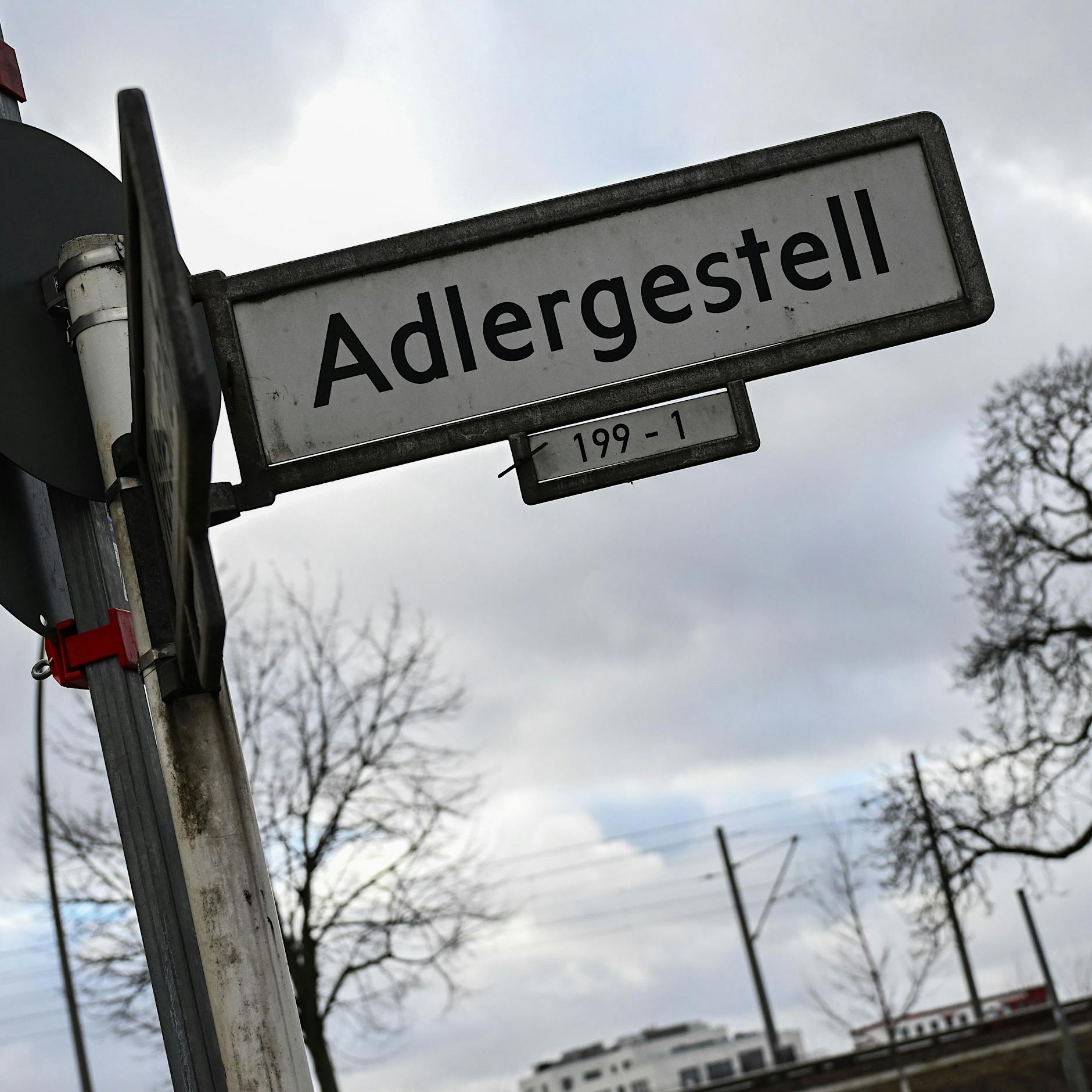 Verkehrs-Schock in Köpenick: Adlergestell voll gesperrt!