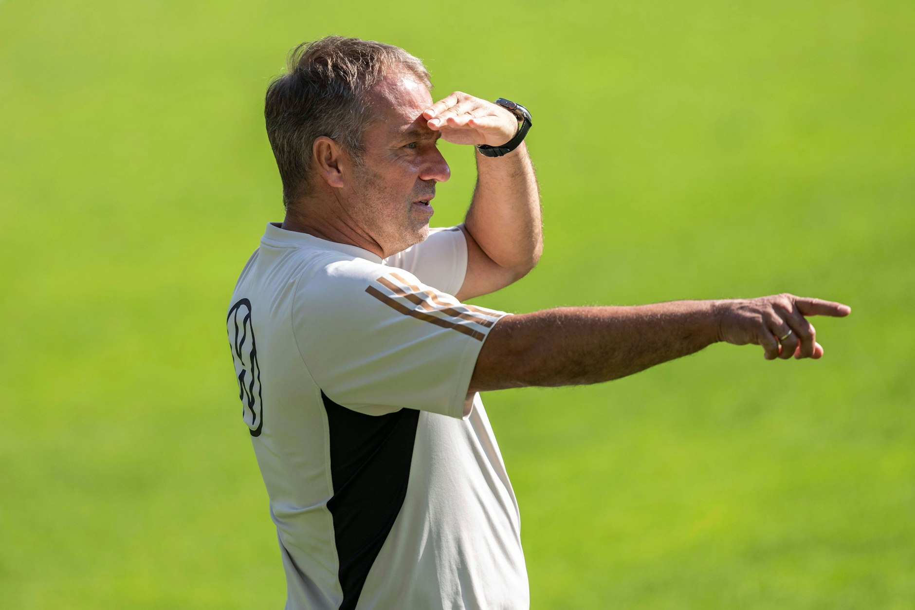 Ex-Bundestrainer Hansi Flick (58) hält Ausschau nach einem neuen Trainerjob. Flick soll beim FC Barcelona als Nachfolger von Xavi (44) auf dem Zettel stehen.&nbsp;
