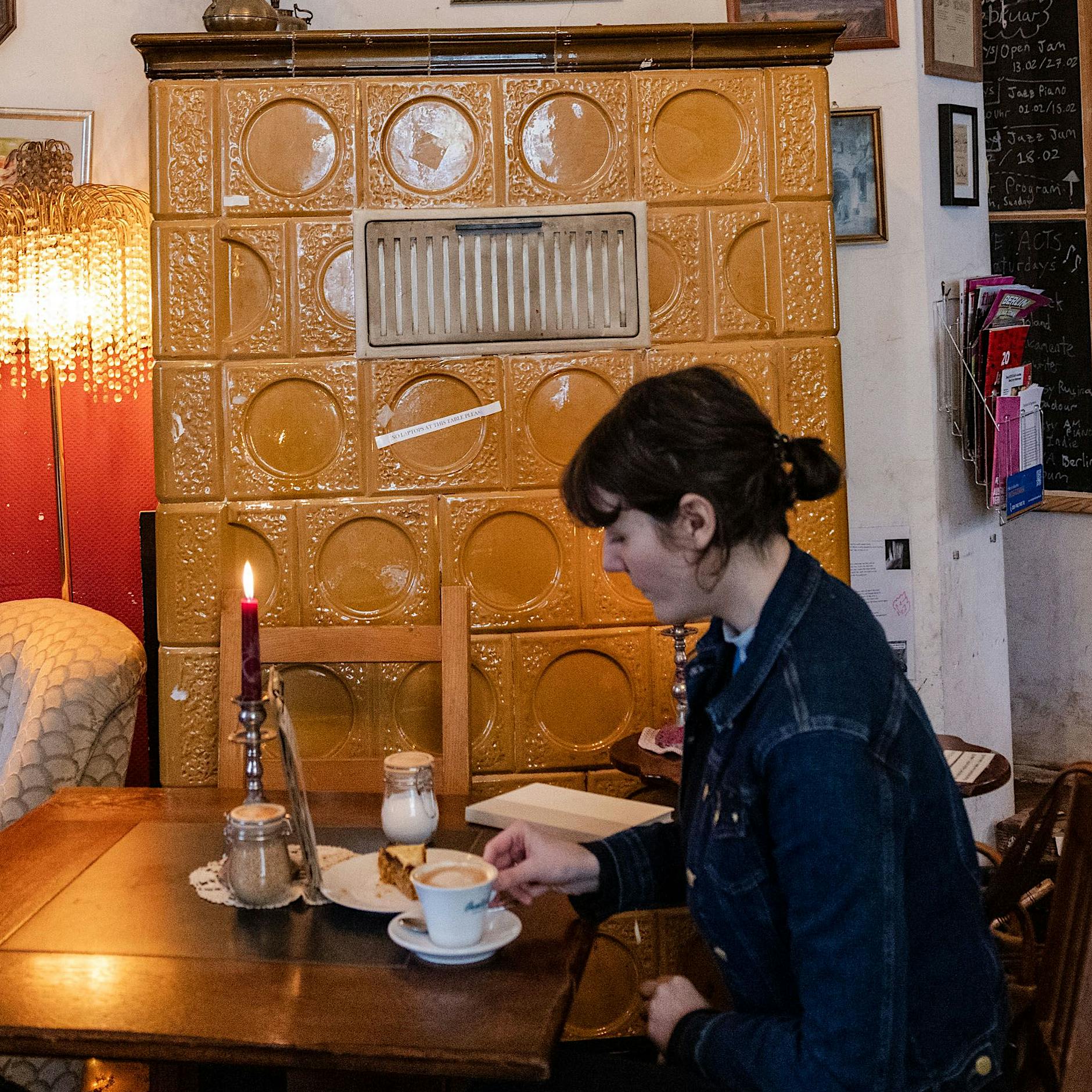 Energiepreise: Warum der Kachelofen in Berlin eine kleine Renaissance feiert