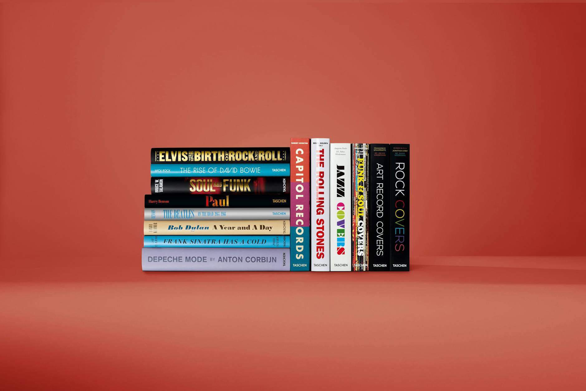 Dicke Bücher: Einmal im Jahr bietet der Verlag Ansichts- und Mängelexemplare günstig an.