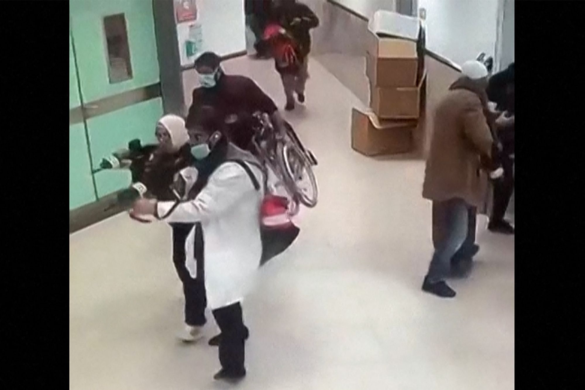 Israel: Soldaten stürmen als Ärzte verkleidet in Krankenhaus, töten Hamas-Leute