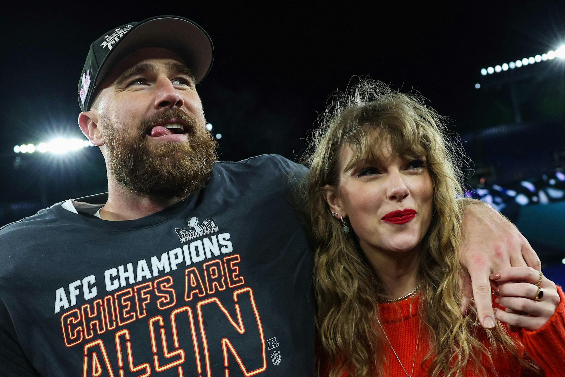 Taylor Swift mit ihrem Freund, dem Football-Star Travis Kelce.  