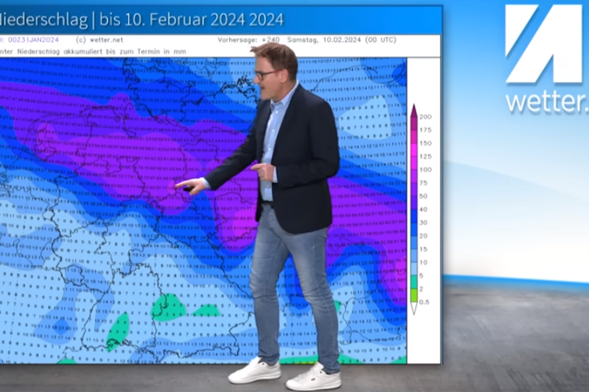 An der Luftmassengrenze wird es richtig nass, weiß Wetter-Experte Dominik Jung.