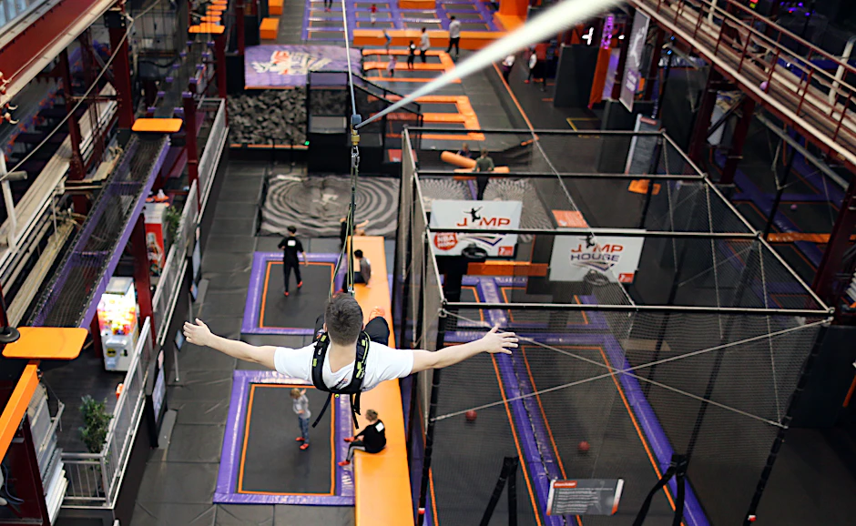 Mit der Zipline Sky Ninja kann man über den Dingen schweben.