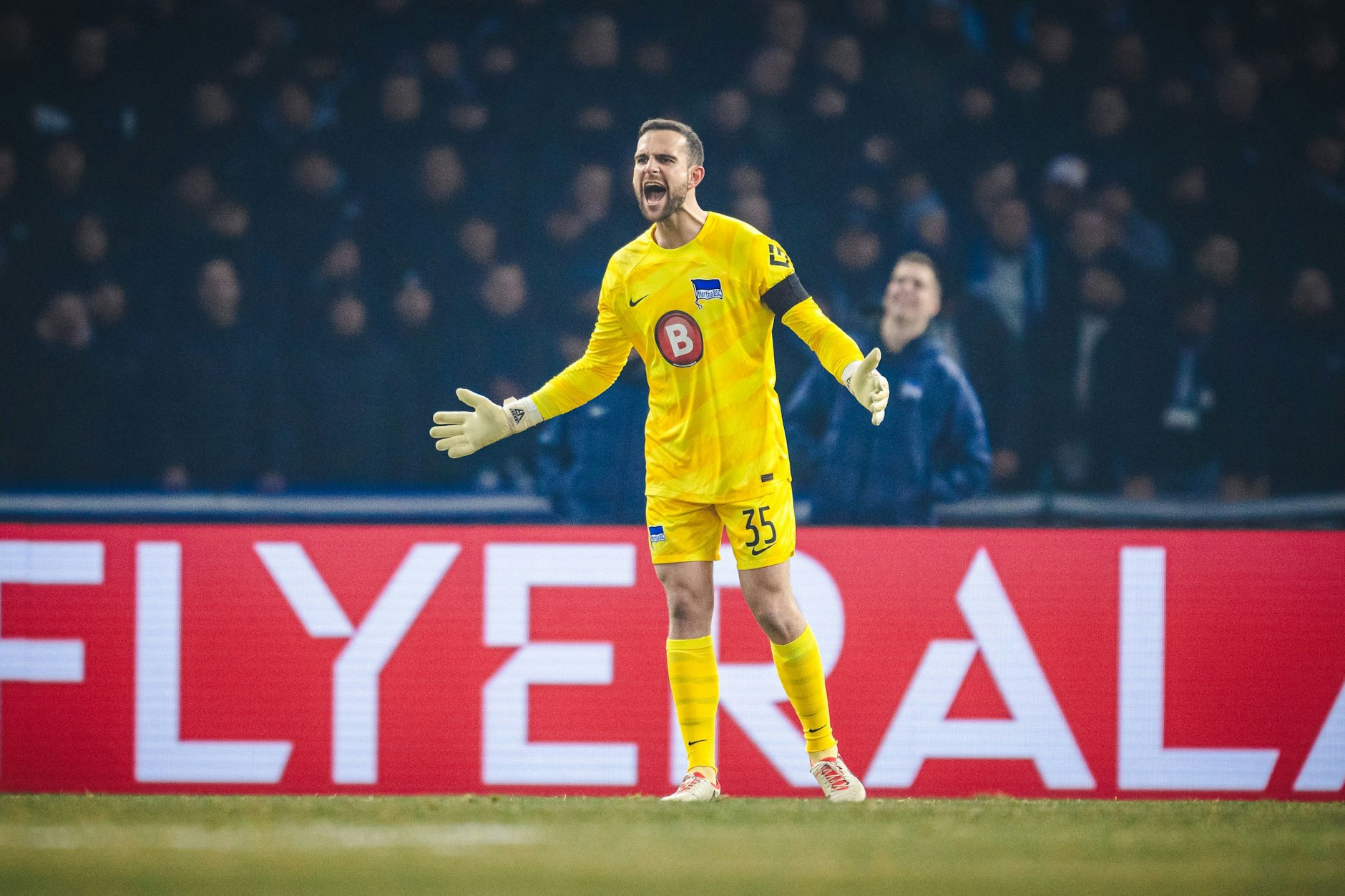 Torwart Marius Gersbeck durfte im Pokal-Viertelfinale gegen Kaiserslautern nach seinem Prügelskandal zum ersten Mal in dieser Saison in Herthas Kasten stehen.