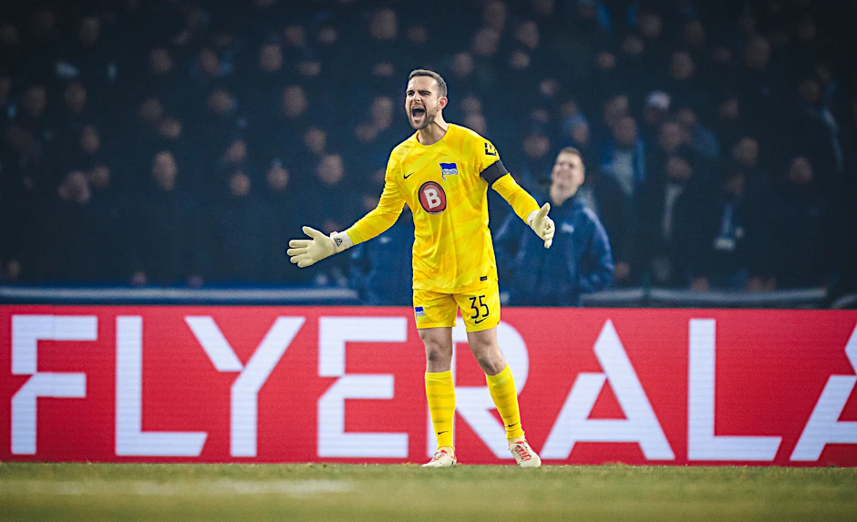 Torwart Marius Gersbeck durfte im Pokal-Viertelfinale gegen Kaiserslautern nach seinem Prügelskandal zum ersten Mal in dieser Saison in Herthas Kasten stehen.
