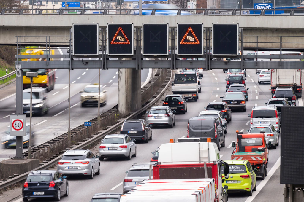 Vorsicht, Ferien-Start! Es wird eng auf Berlins Straßen: DAS müssen Autofahrer wissen