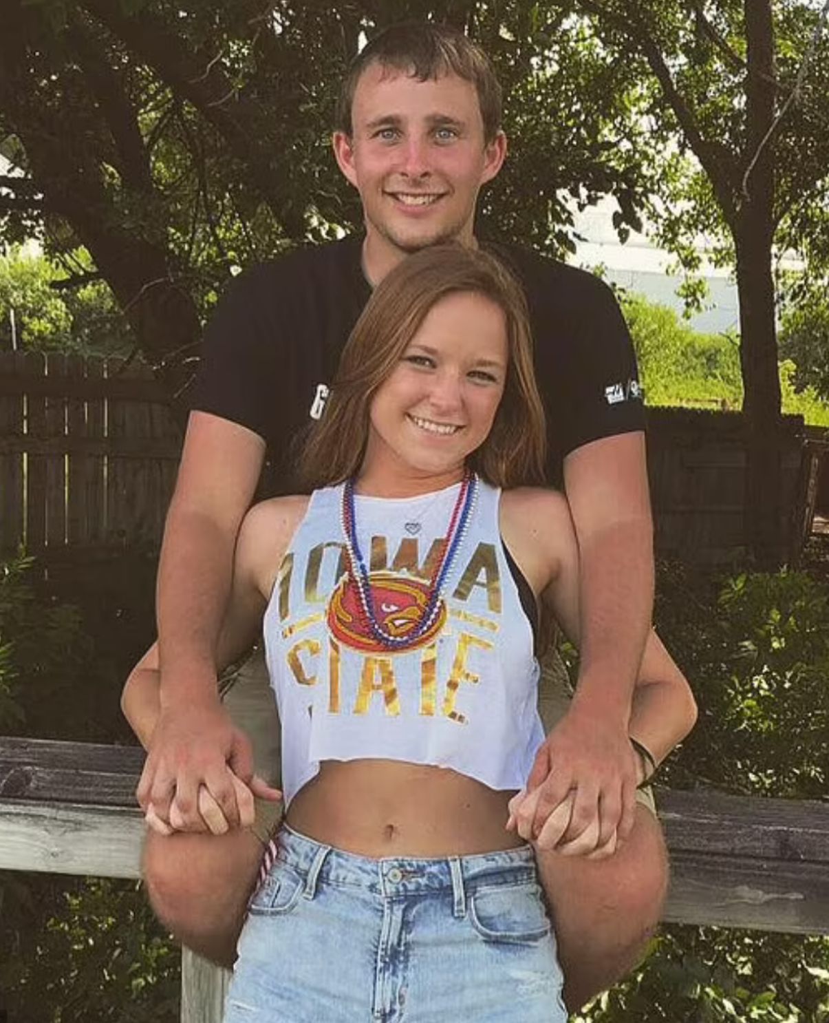 Frisch verheiratete Lehrerin (24) missbrauchte 13- und 14-jährige Schüler