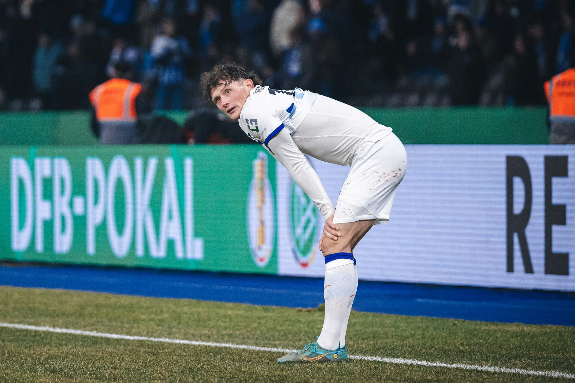 Nach mehr als sechs Wochen Pause wegen einer Corona-Infektion war Hertha-Liebling Fabian Reese nach 45 Minuten im Pokalfight gegen Kaiserslautern erschöpft.