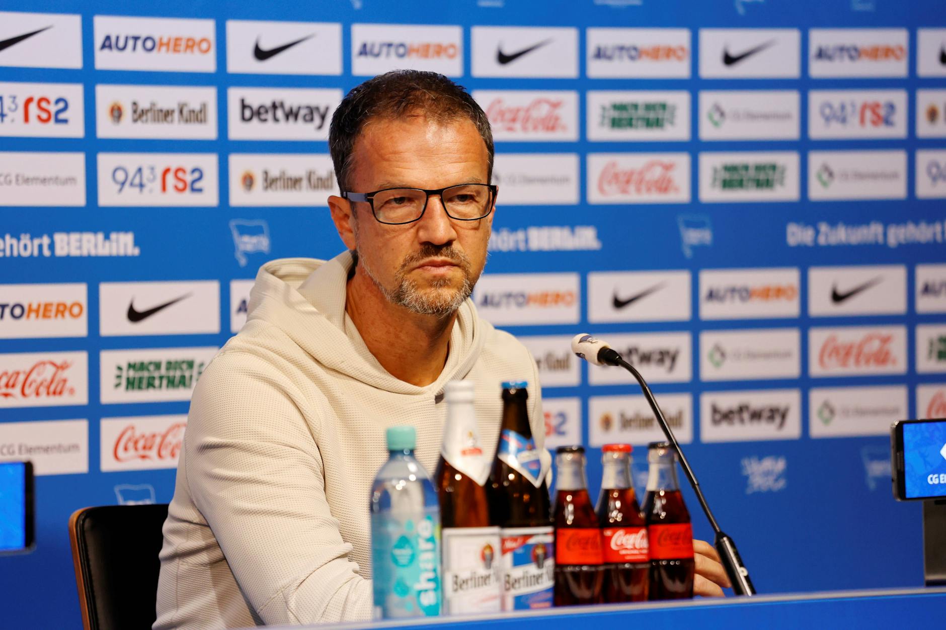 Manager Fredi Bobic hatte bei Hertha BSC kein glückliches Händchen und wurde vergangenes Jahr gefeuert.