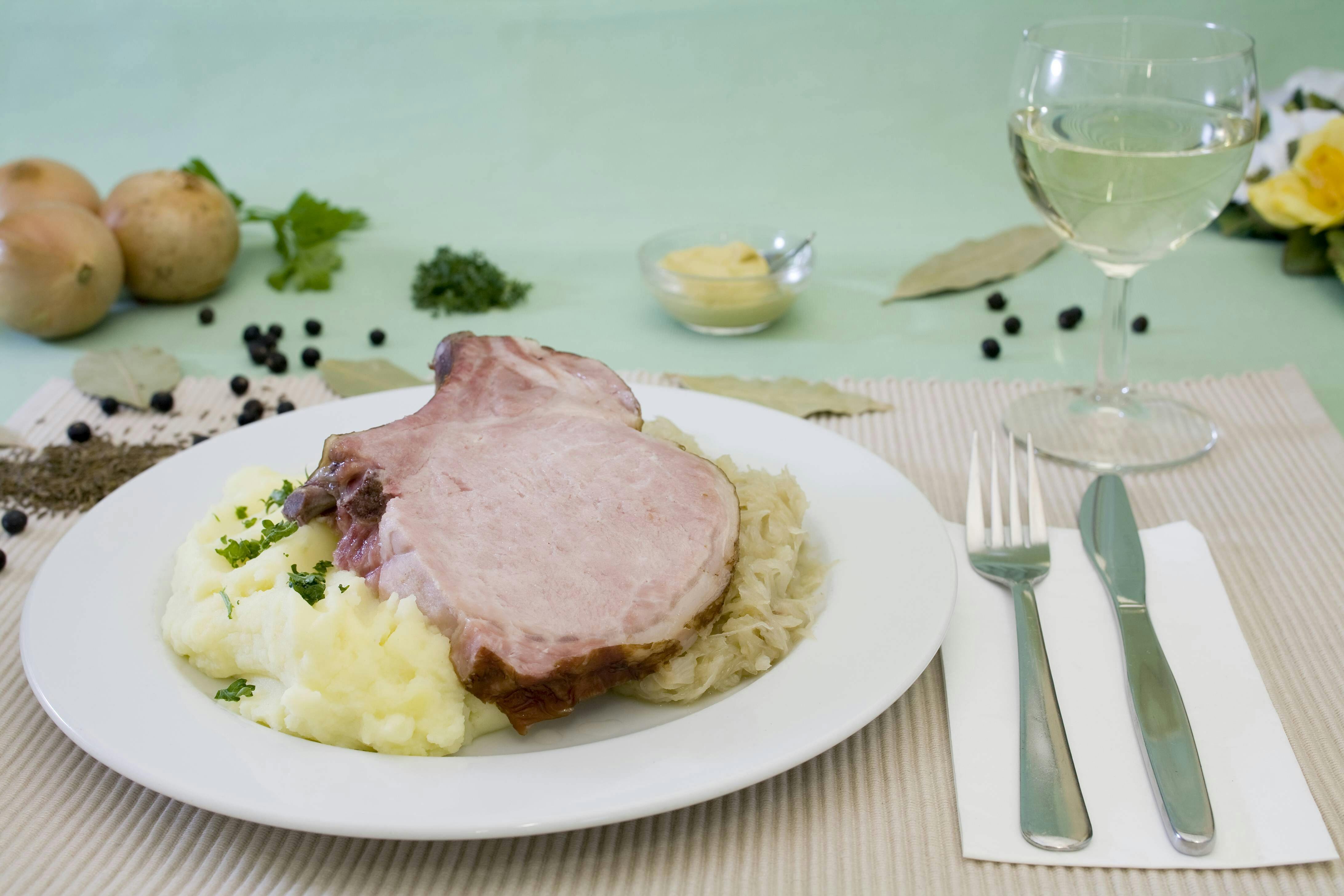 Geniales Rezept für Kasslerbraten mit Honig-Senf-Kruste – so lecker