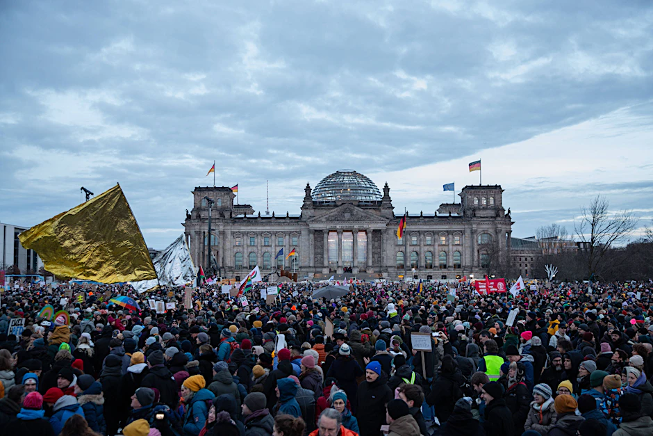 Am Samstag werden rund 100.000 Menschen bei einer Großdemo gegen Rechtsextremismus vor dem Bundestag erwartet.