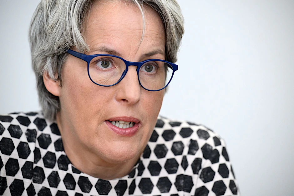 ARCHIV - Die Missbrauchsbeauftragte Kerstin Claus kritisiert den Umgang der evangelischen Kirche mit Betroffenen sexualisierter Gewalt.  