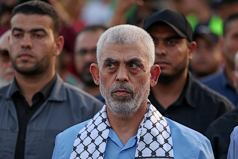 Plante den terroristischen Überfall der Hamas auf Israel und wäre laut Wall Street Journal zu einem Geisel-Abkommen bereit: Yahya Sinwar, der sich derzeit in Gaza versteckt hält.