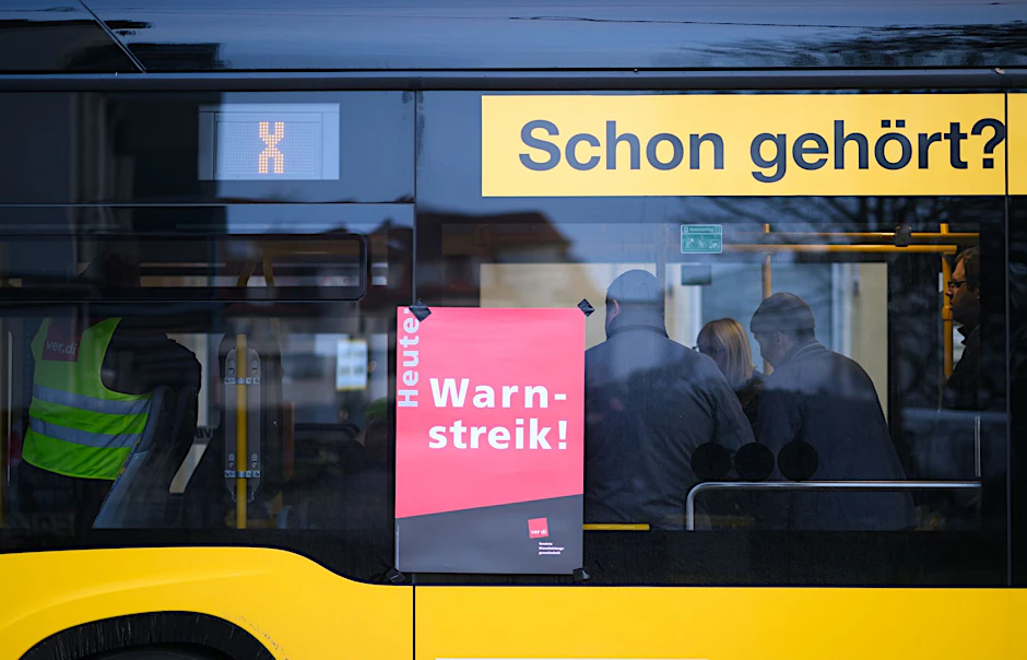 In mehr als 80 Städten fuhren am Morgen so gut wie keine Busse, U-Bahnen und Tram-Bahnen.  
