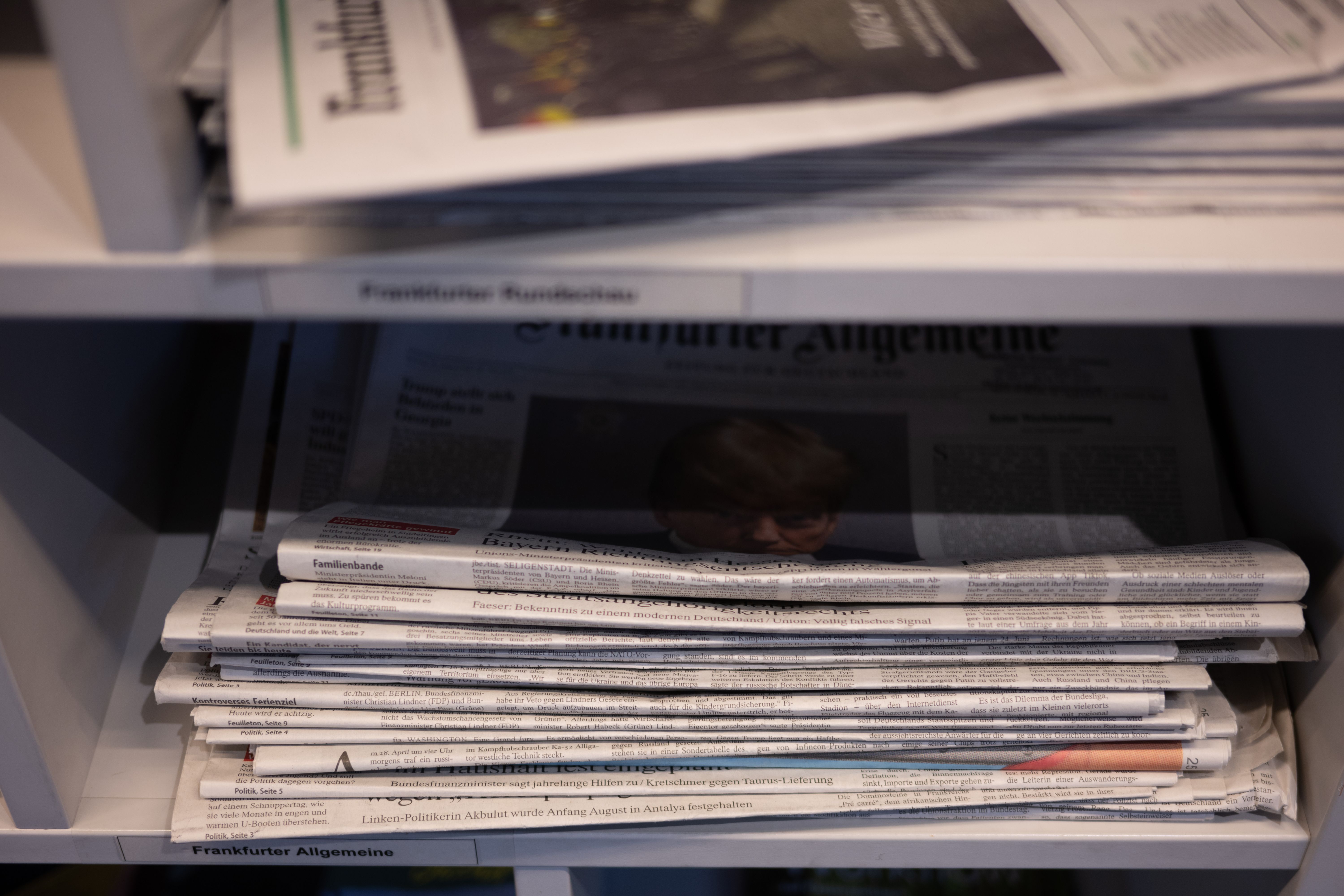 Image - Querdenker versuchen, Zeitungsauslieferung zu verhindern