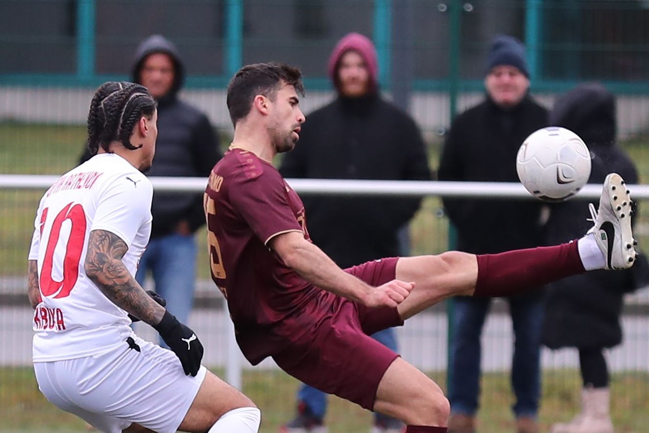 Auch Dynamos David Haider (r.) hat genug von Testspielen wie hier gegen Optik Rathenow und Justin Kabuya und freut sich auf echten Wettbewerb.