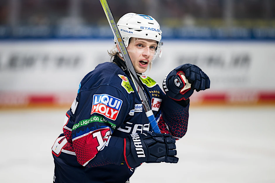 Eisbären-Stürmer Lean Bergmann kommt nach seiner langen Verletzung immer besser in Schwung.