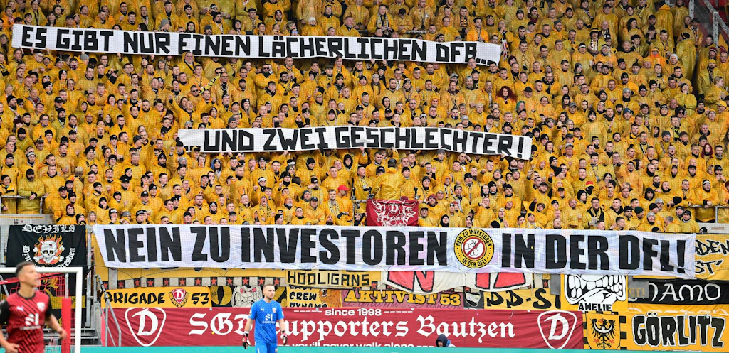 „Gibt nur zwei Geschlechter“: Fans von Energie Cottbus zeigen ebenfalls Banner