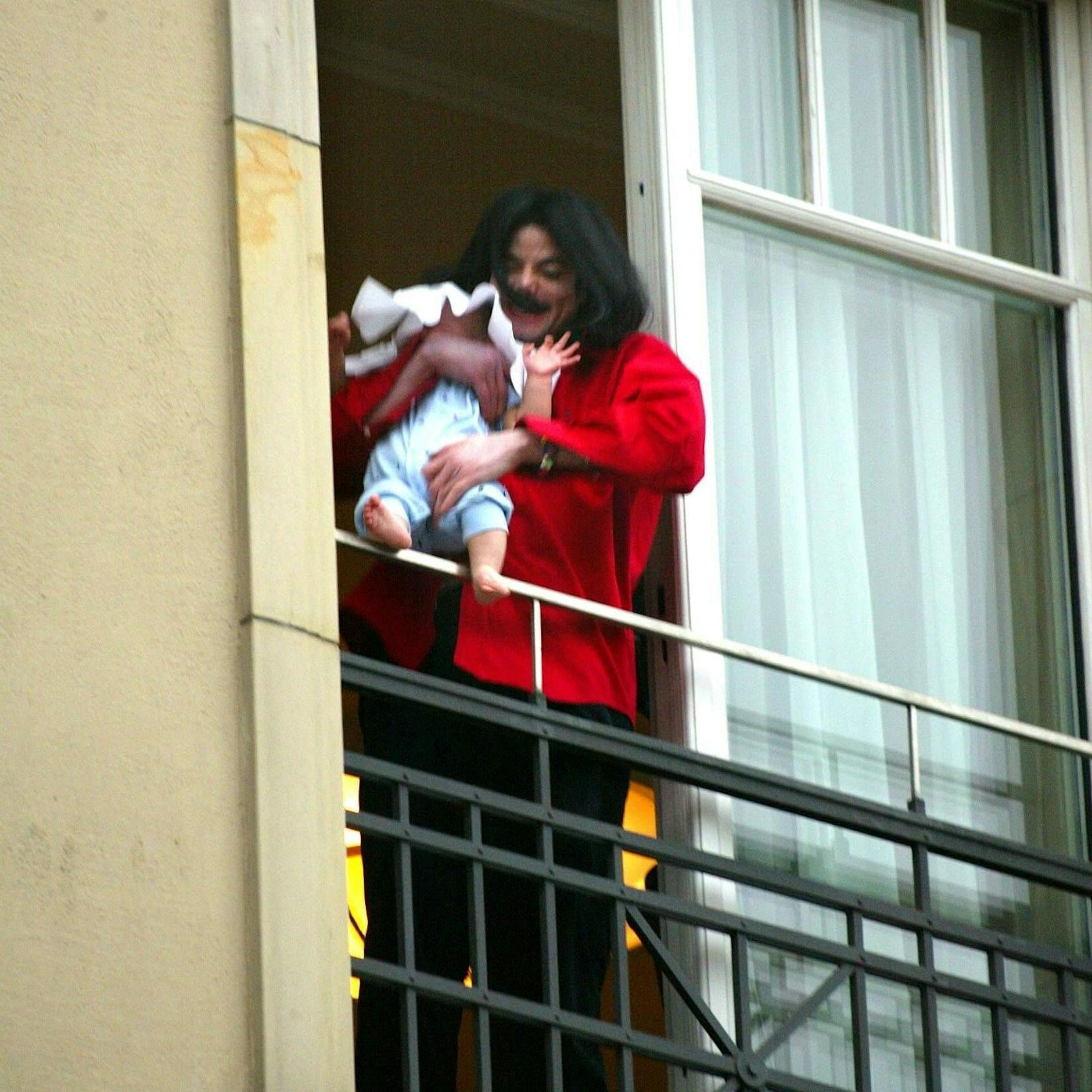 Seltenes Foto von Michael Jacksons jüngstem Sohn Blanket