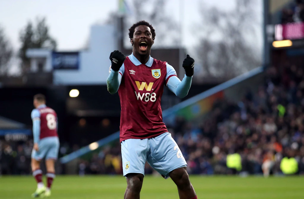 David Fofana Burnley'de Union'a yapmak için geldiği şeyi yapıyor