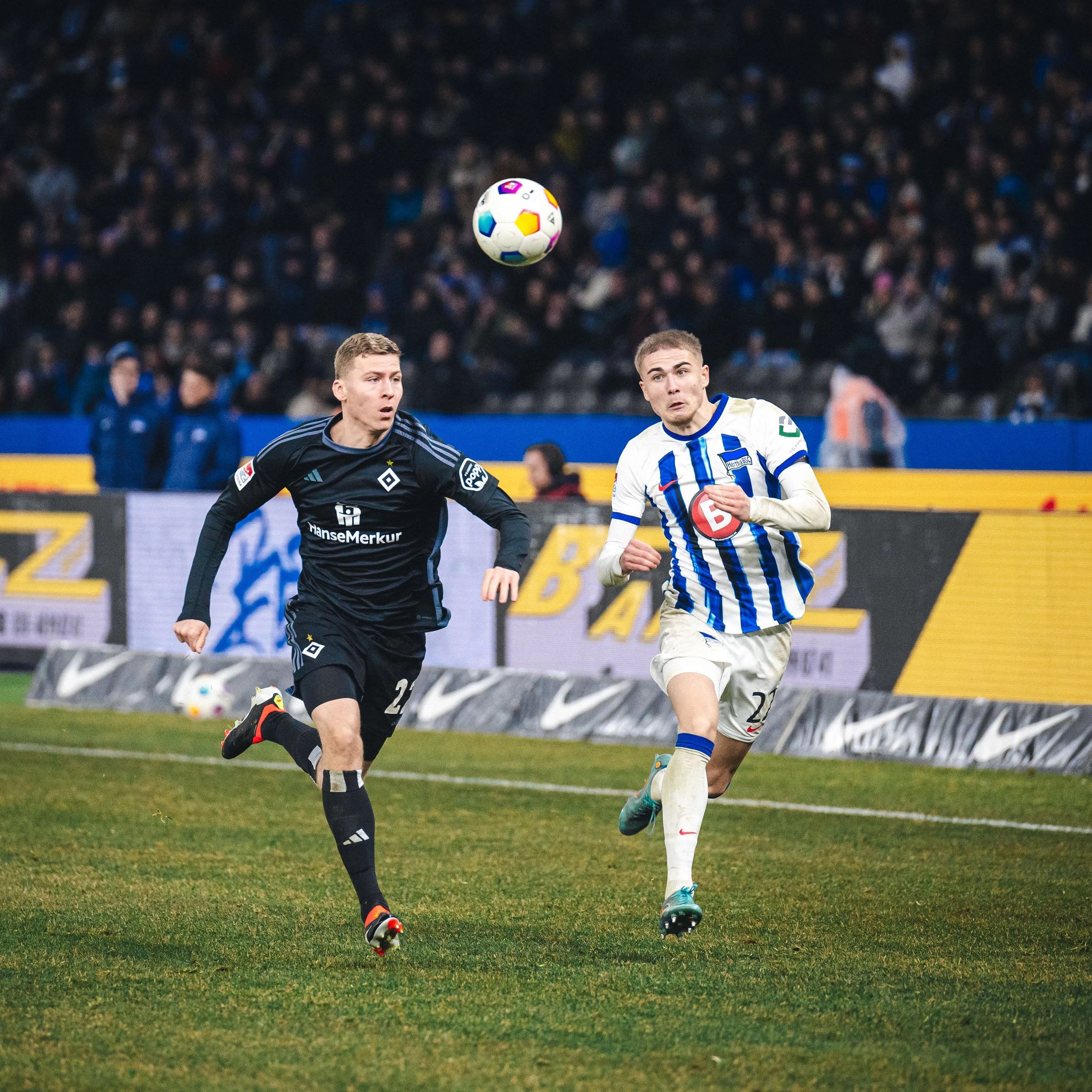 Marten Winkler (r.) ist mit 21 Jahren Stammspieler bei Hertha BSC. Trainer Pal Dardai setzt nicht nur auf ihn, sondern auf viele Jungprofis.