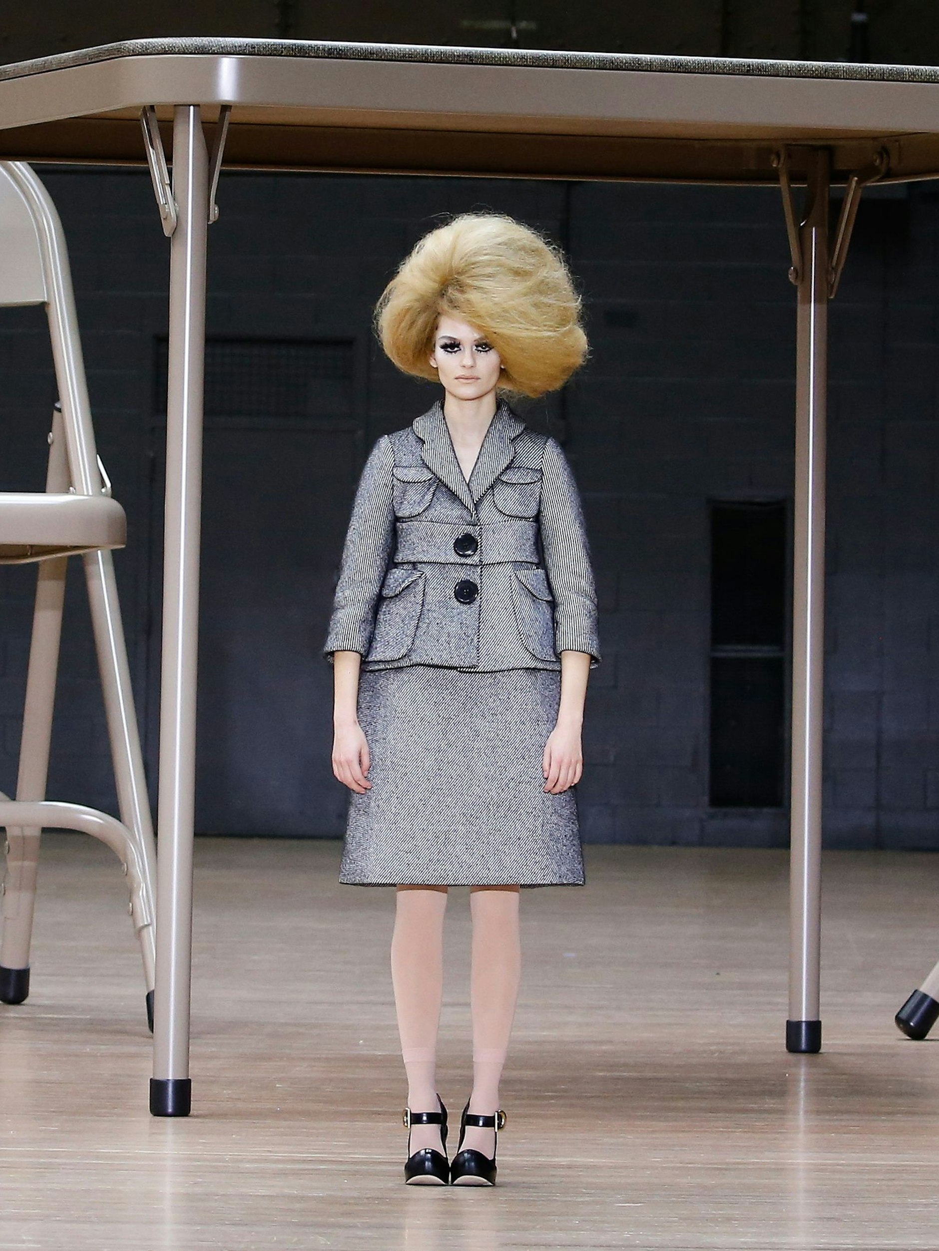 Marc Jacobs feierte das 40-jährige Bestehen seiner Marke mit ganz viel haarigem Volumen. 