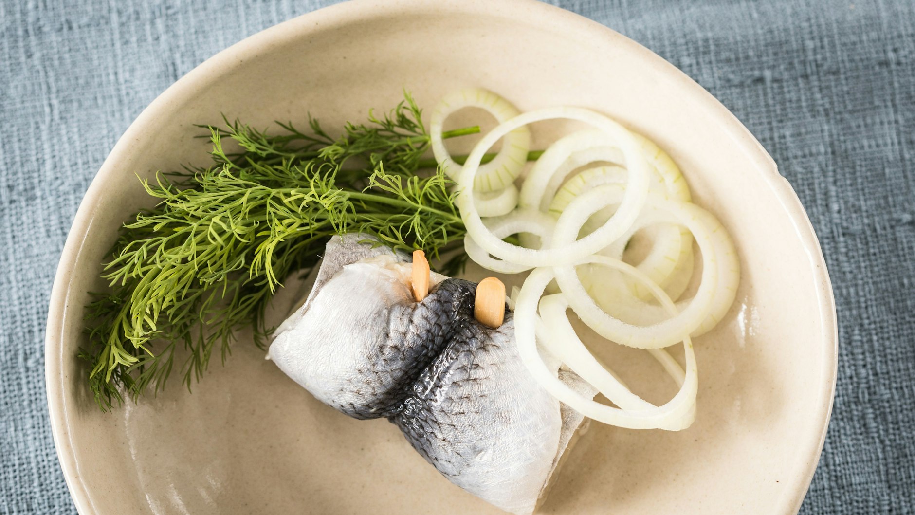 Sie bekommen verkatert keinen Rollmops runter? Kein Problem. Eine Laugenbrezel macht ebenfalls einen guten Job.