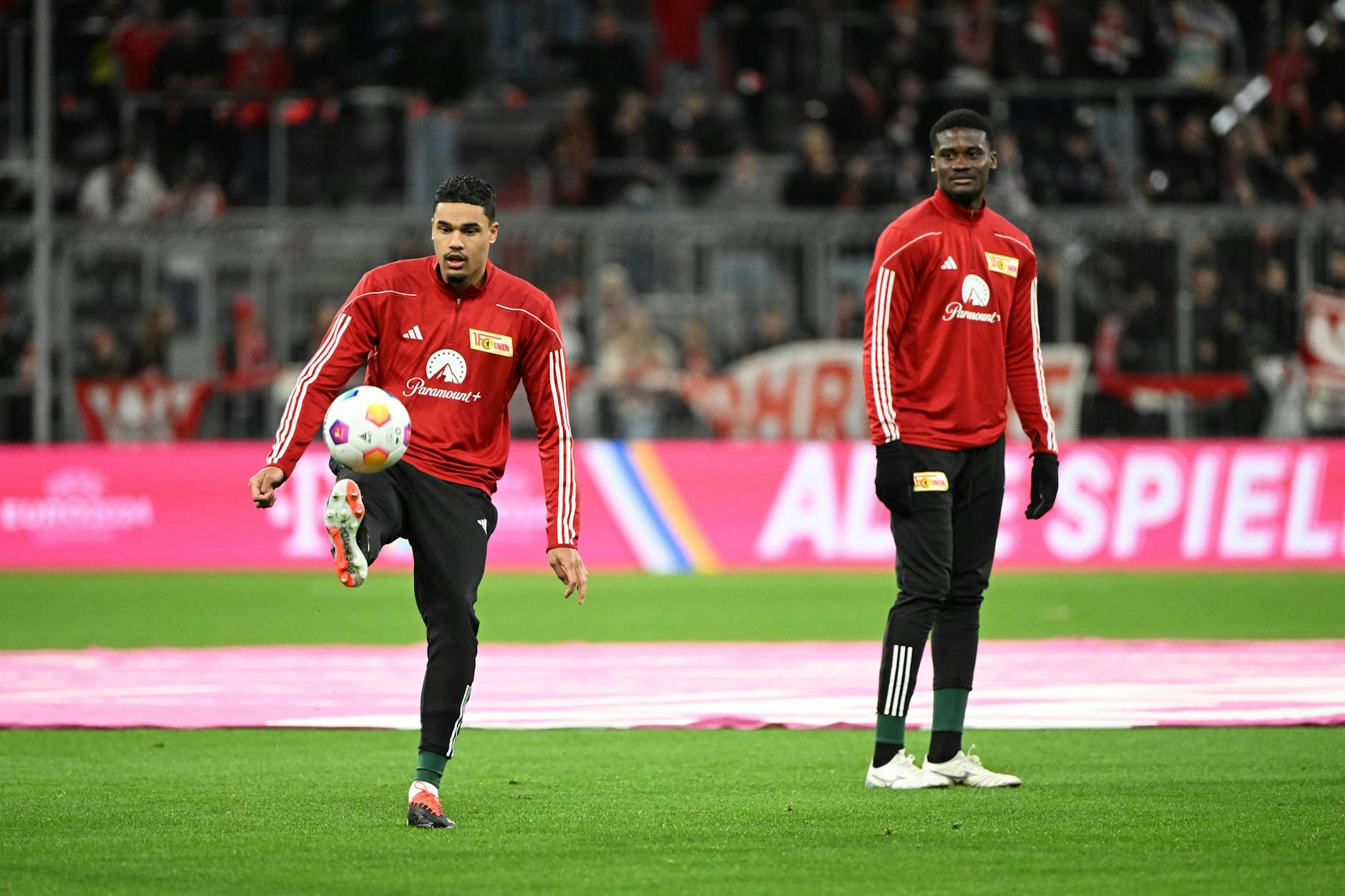 Sollen es hinten und vorne für den 1. FC Union bei RB Leipzig richten: Verteidiger Danilho Doekhi steht in der Startelf, Stürmer Chris Bedia (r.) sitzt zunächst erneut auf der Bank. 