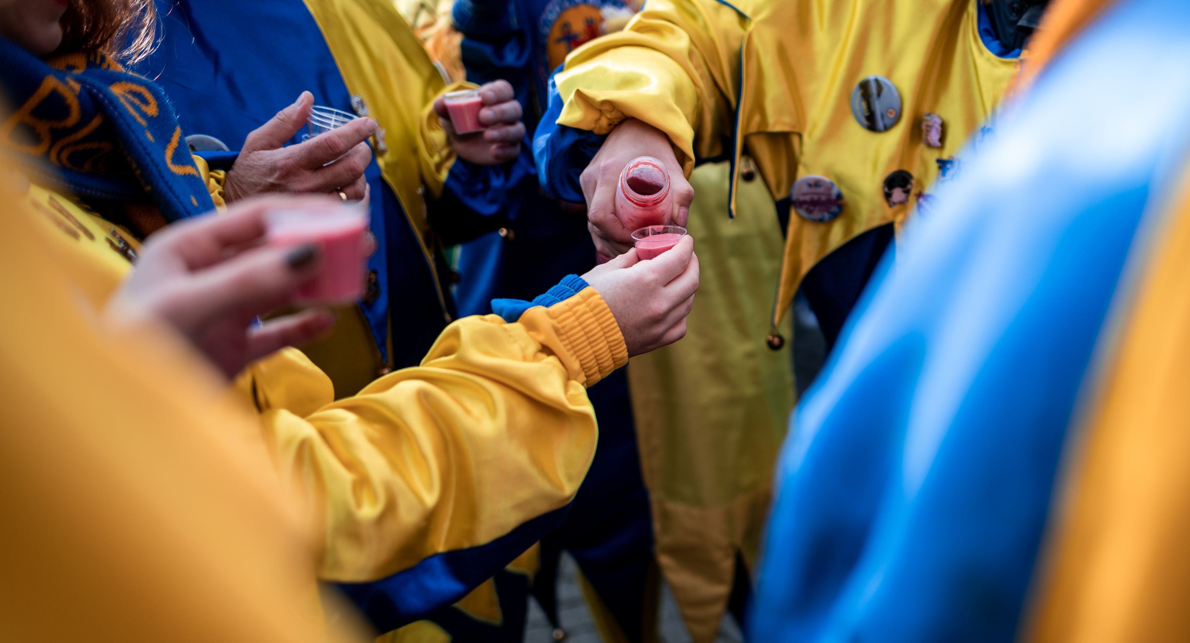 Tricks gegen Kater und Heiserkeit: So kommen Sie gesund durch den Fasching