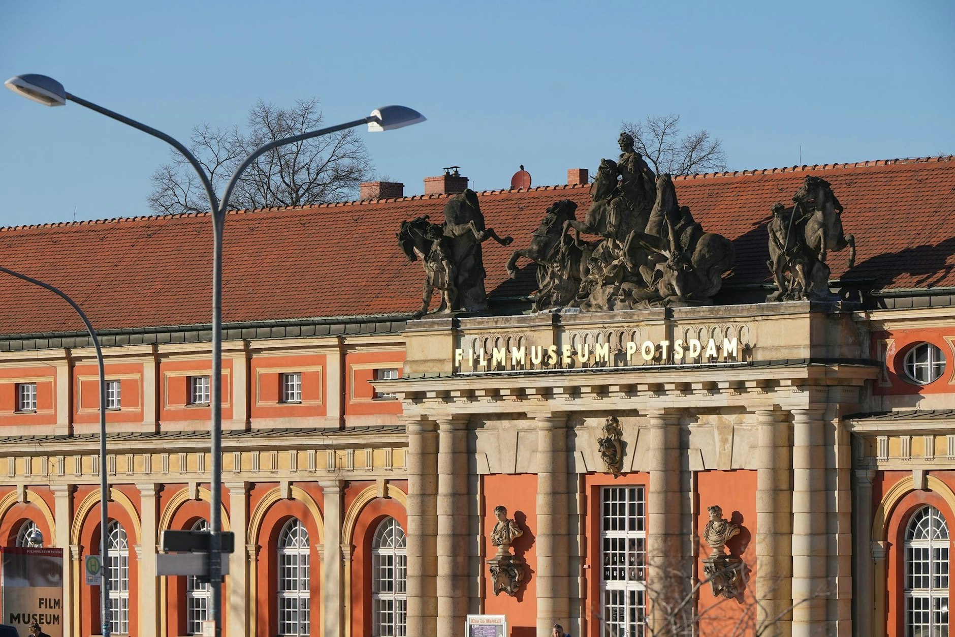 ARCHIV - Das Filmmuseum Potsdam. (zu dpa: «Filmmuseum zufrieden mit Besucherzahlen im vergangenen Jahr»)  
