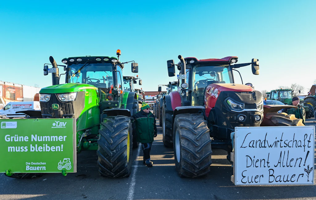 Landwirte legen komplettes Logistikzentrum lahm