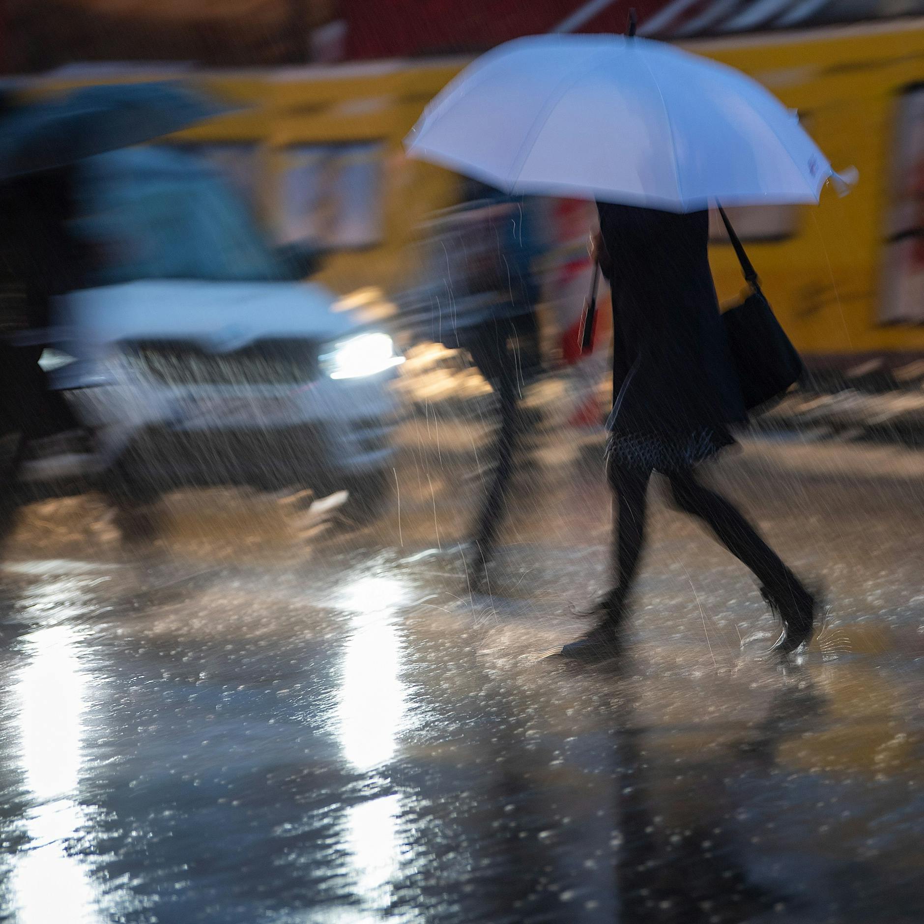 Achtung – Sturm wirbelt durch Berlin und Brandenburg