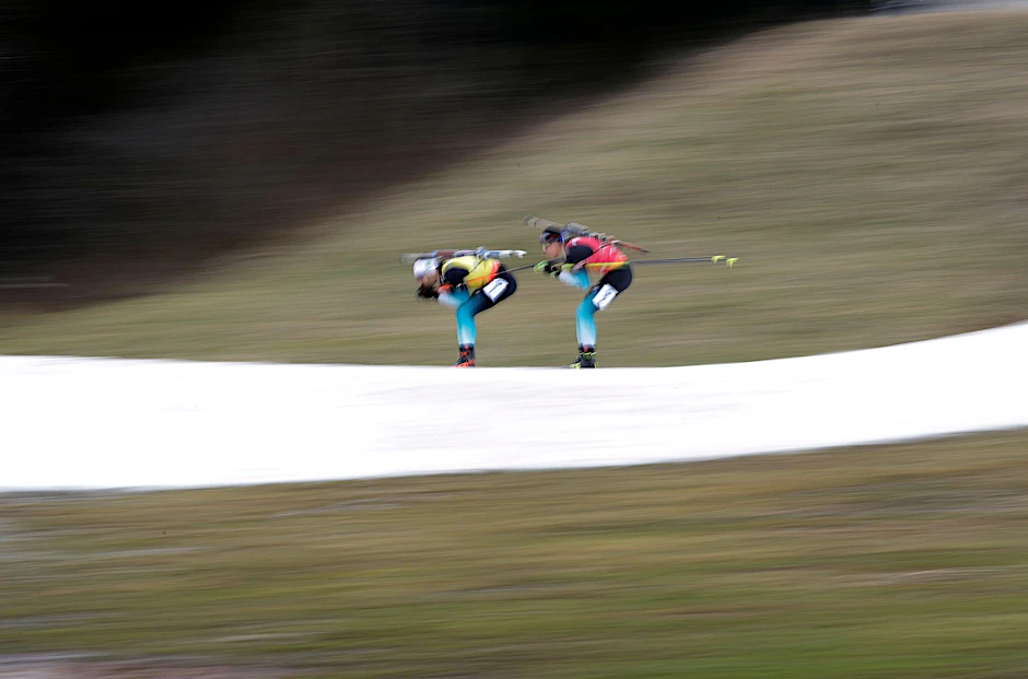ARCHIV - Auch 2024 sind bei der WM die Wetter-Bedingungen in Nove Mesto nicht einfach.  