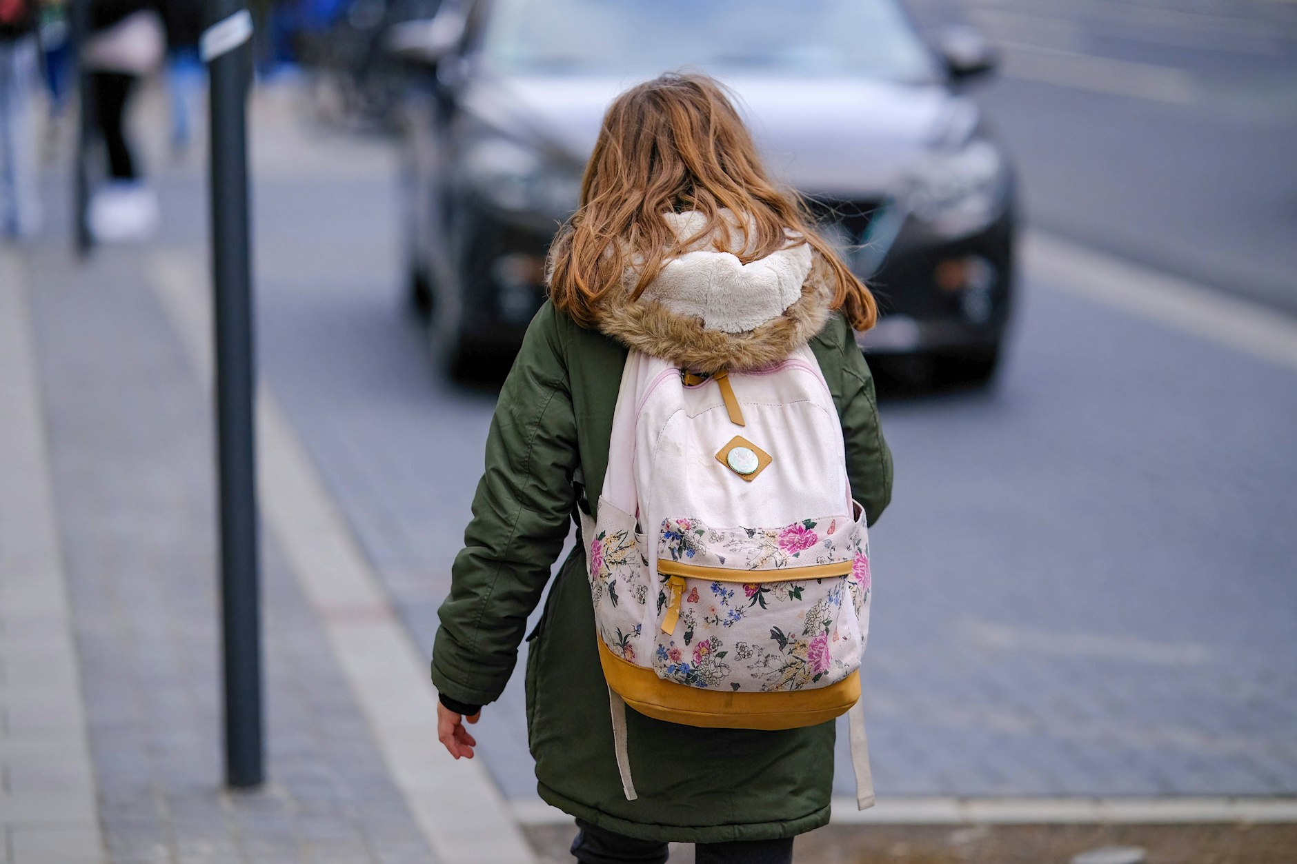 In Erfurt kam zu auf dem Schulweg zu einem Angriff auf ein Kind. Nun warnt die Schulleitung (Symbolfoto).