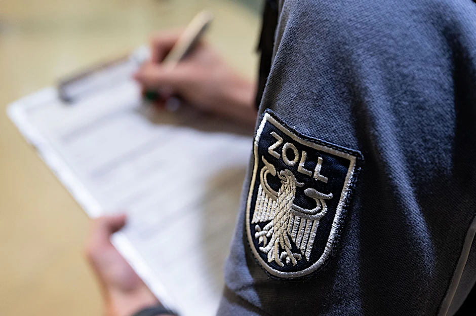 Der Zoll überprüfte im vergangenen Jahr bei 42.631 Arbeitgeberinnen und Arbeitgebern, ob diese Mindestlohn zahlen.&nbsp;