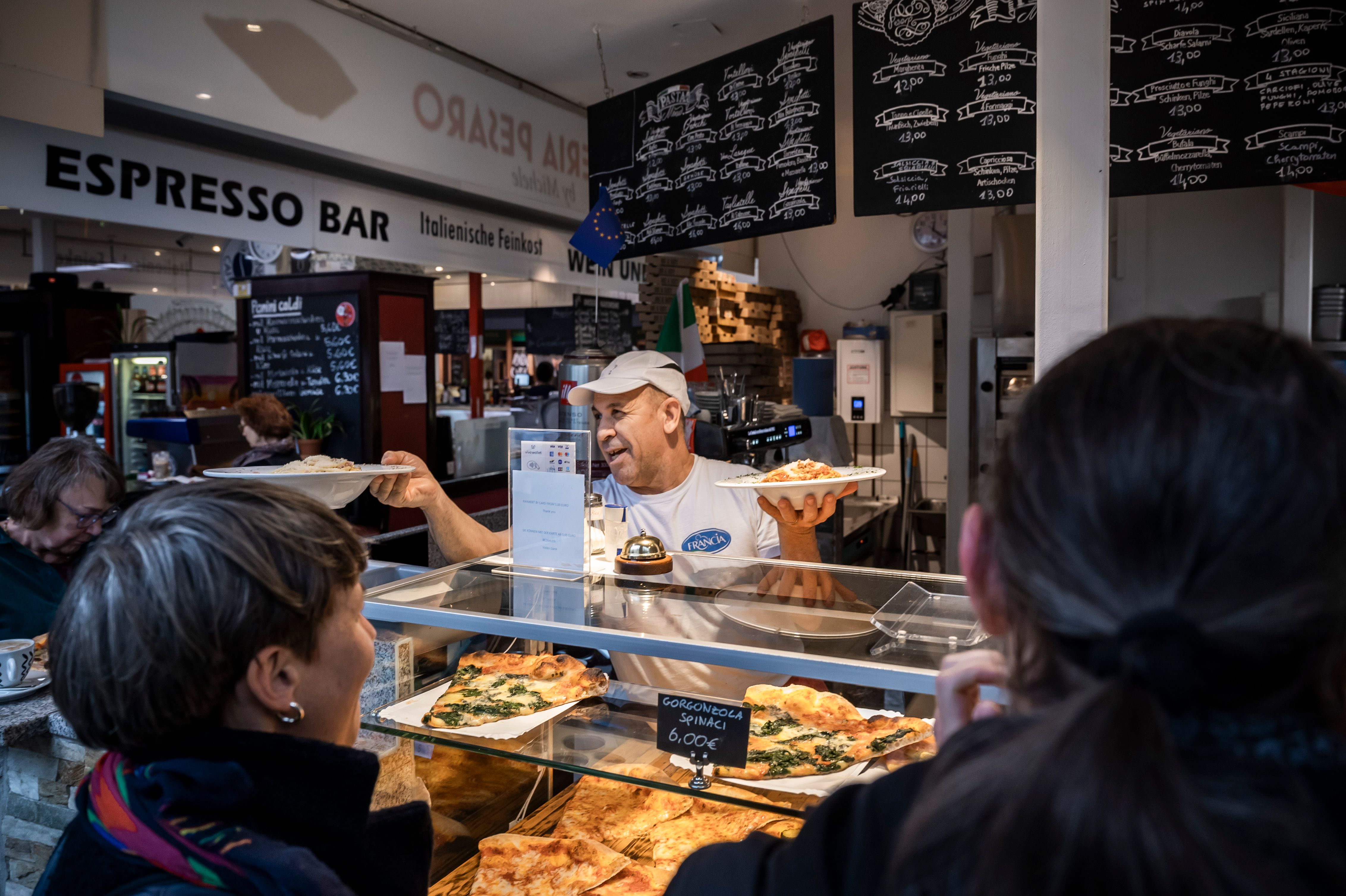 Pizzeria Pesaro in der Marheineke Markthalle: Die beste Pasta in Kreuzberg