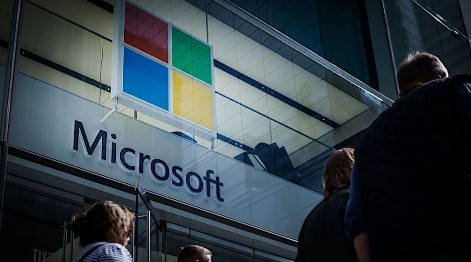 ARCHIV - Microsoft hat Geschäftszahlen vorgelegt. Die Börse blickt gespannt auf den KI-Effekt.  