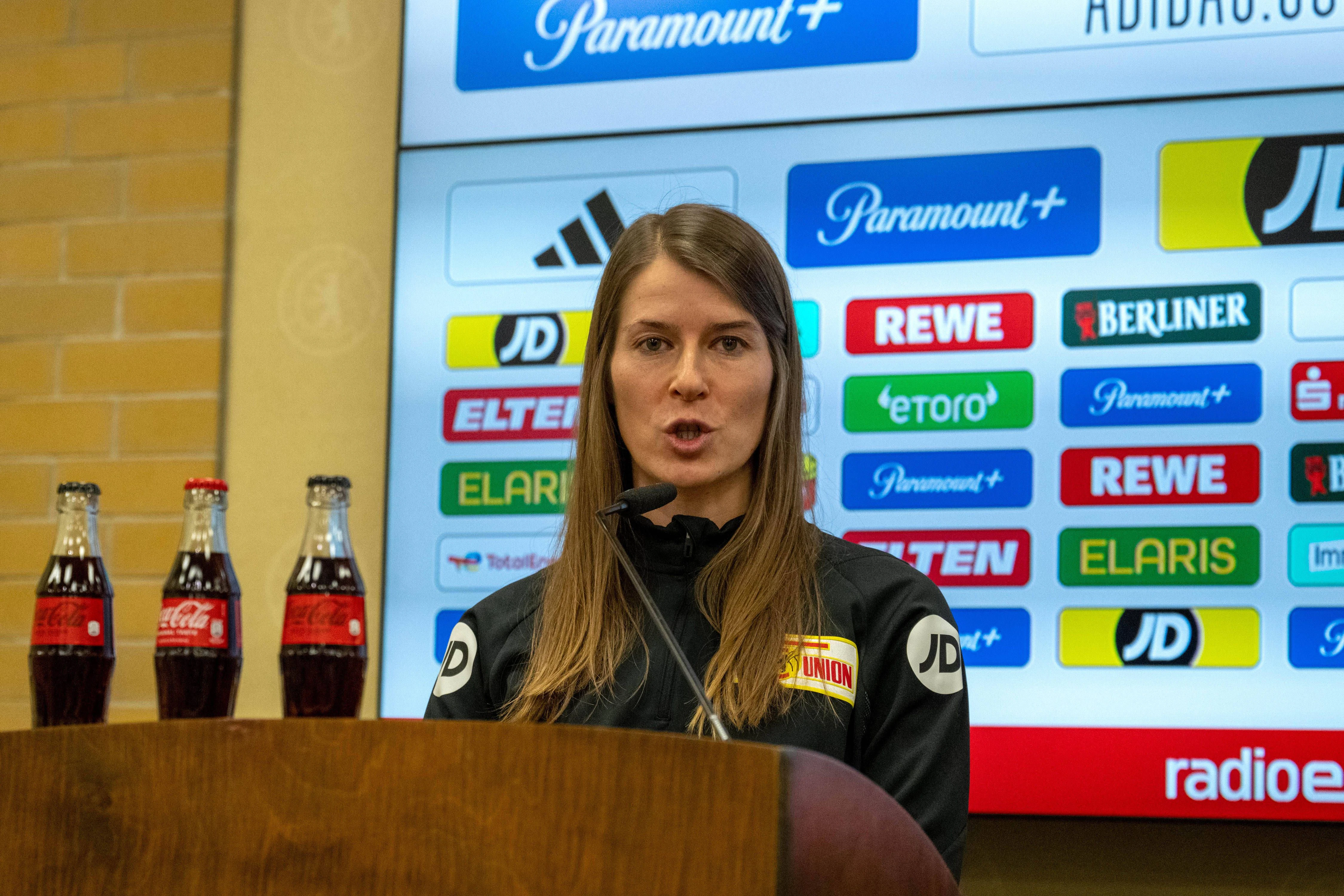 Unions Co-Trainerin Marie-Louise Eta (32) stellte sich am Dienstag vor dem Spiel in Mainz erneut den Fragen der Journalisten.&nbsp;